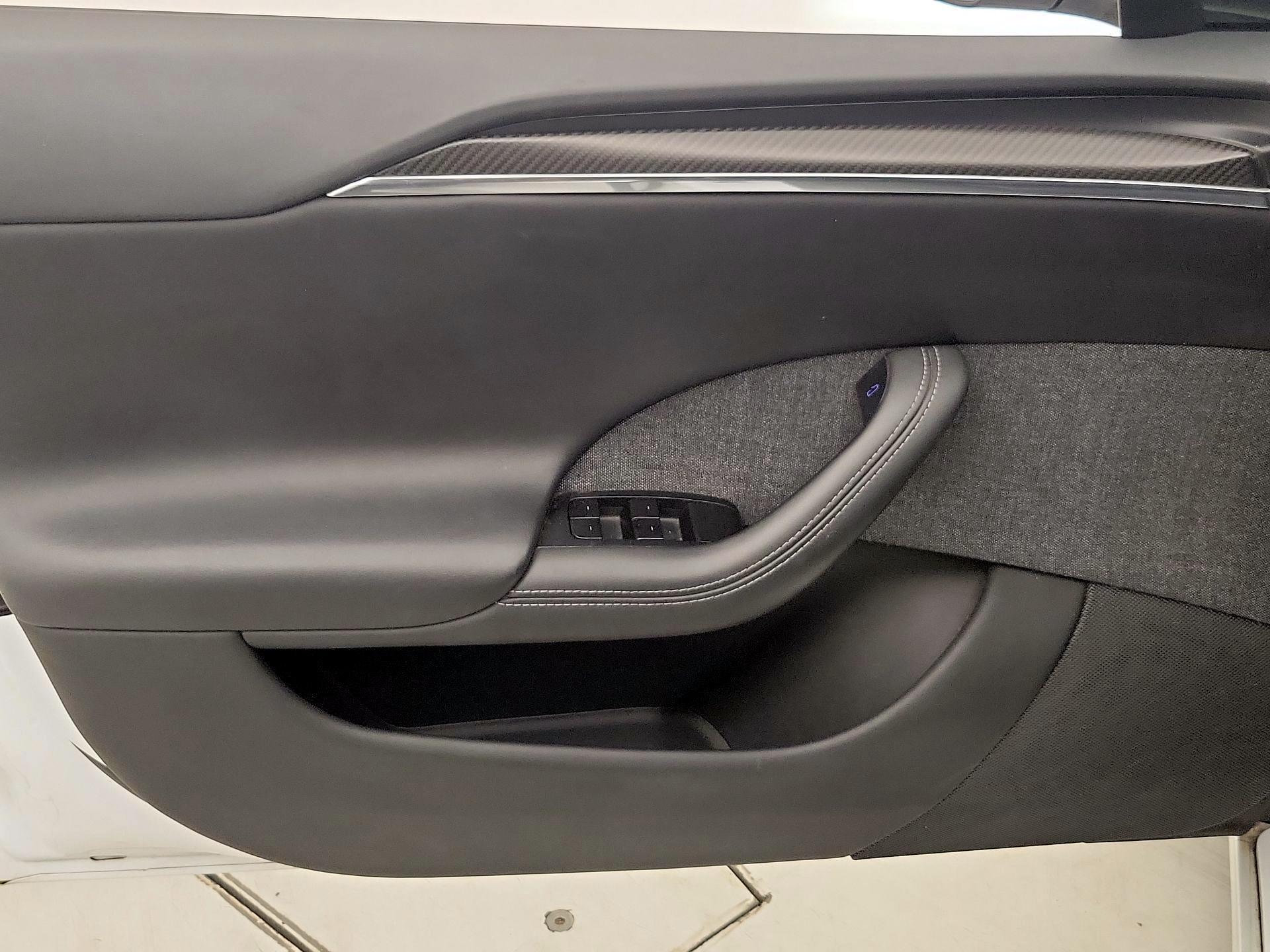 Thumbnail: 2022 Tesla Model S - 12