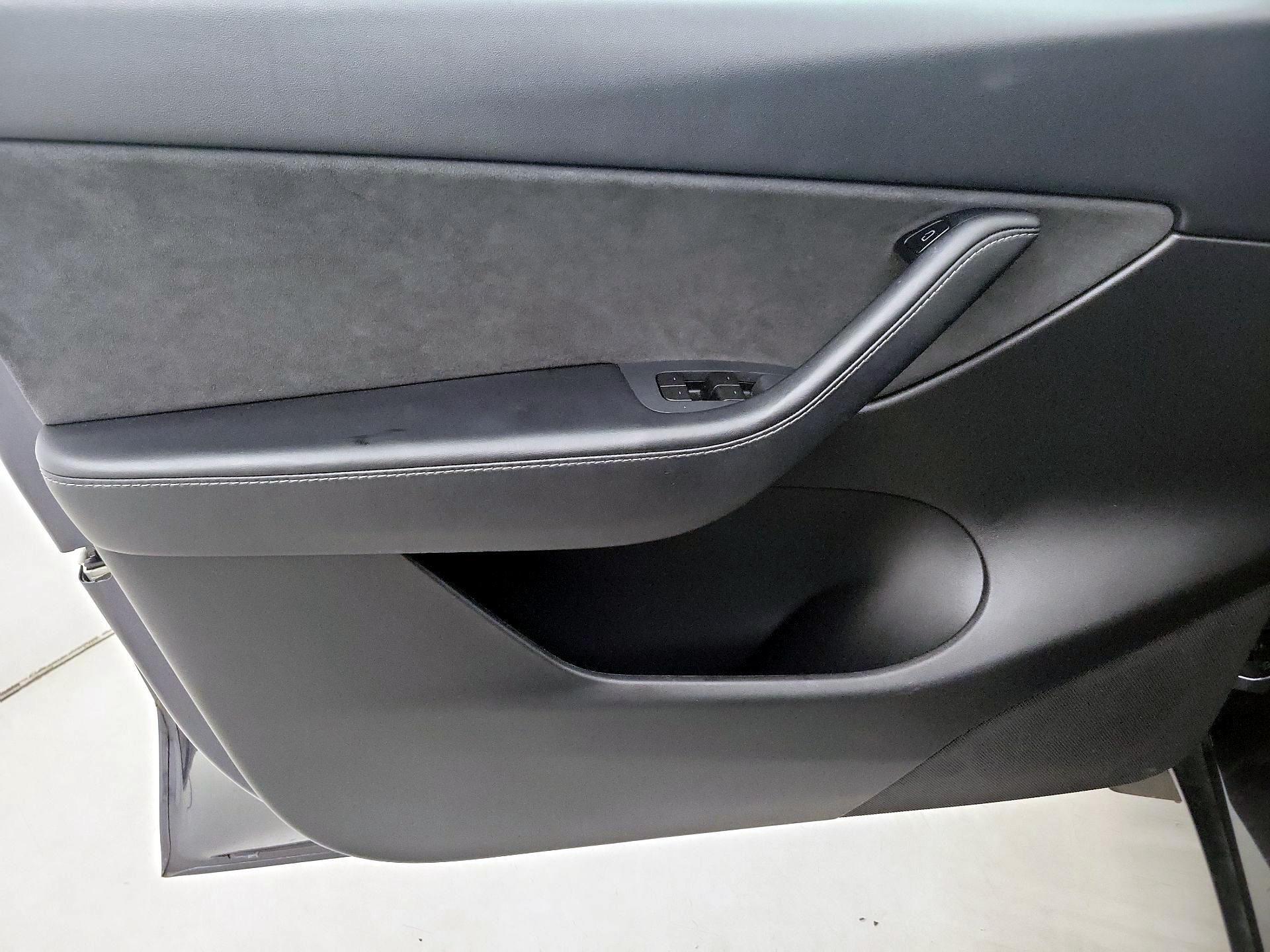 Thumbnail: 2021 Tesla Model Y - 12