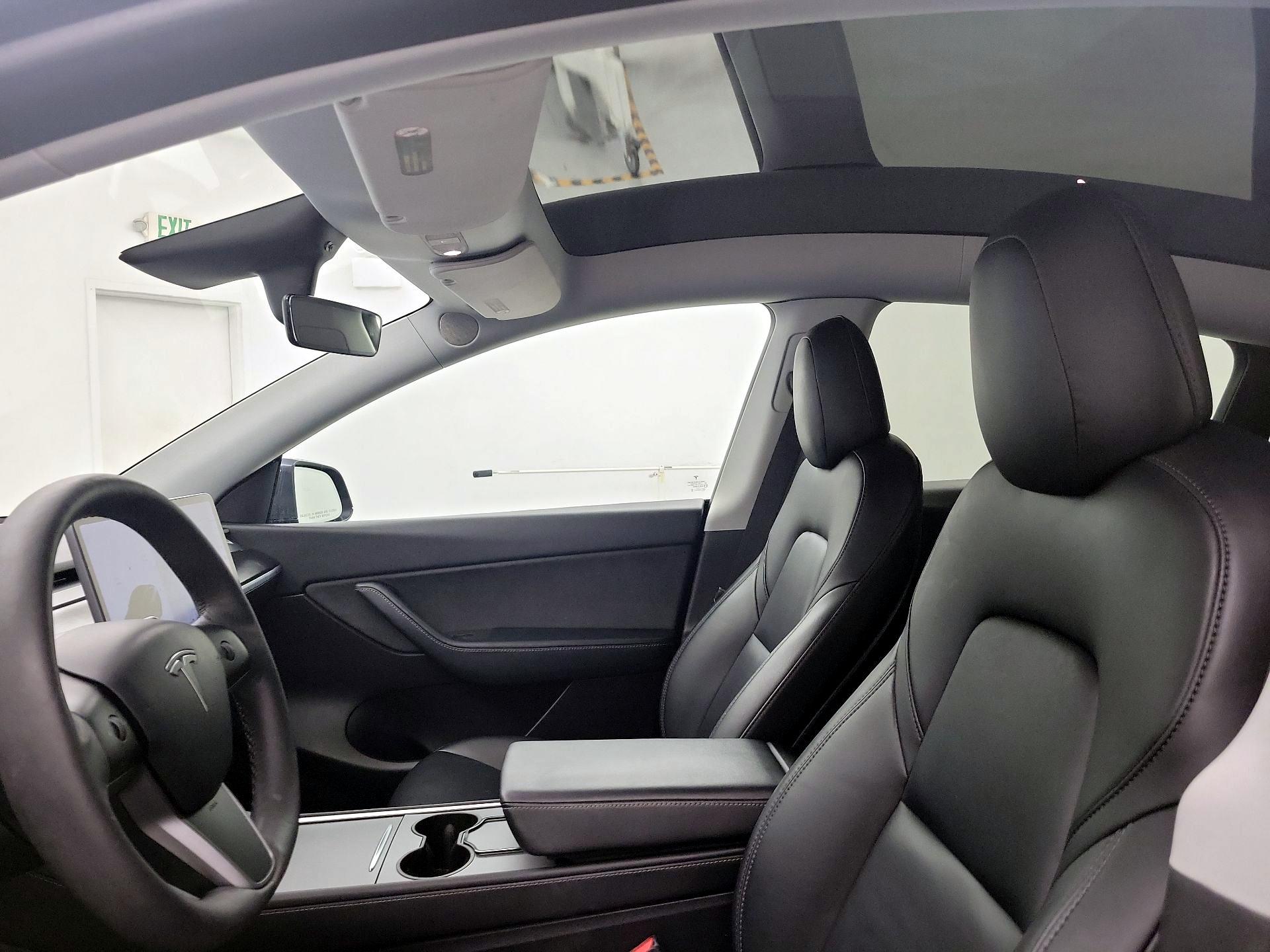 Thumbnail: 2021 Tesla Model Y - 18