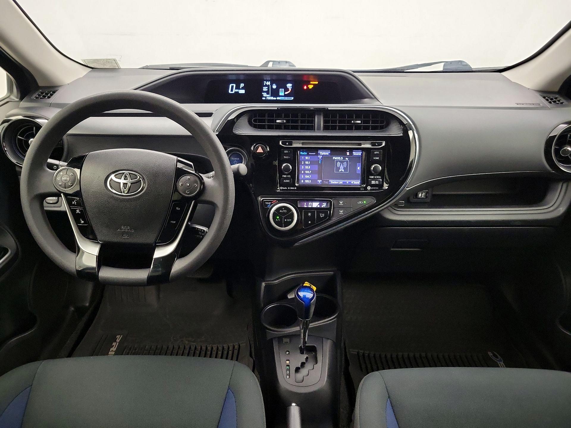 Thumbnail: 2018 Toyota Prius c - 9