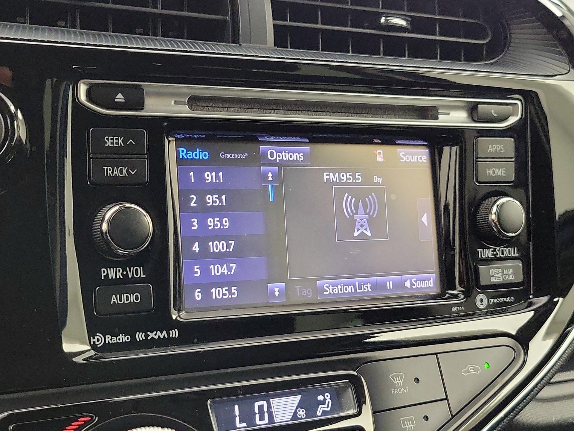 Thumbnail: 2018 Toyota Prius c - 16