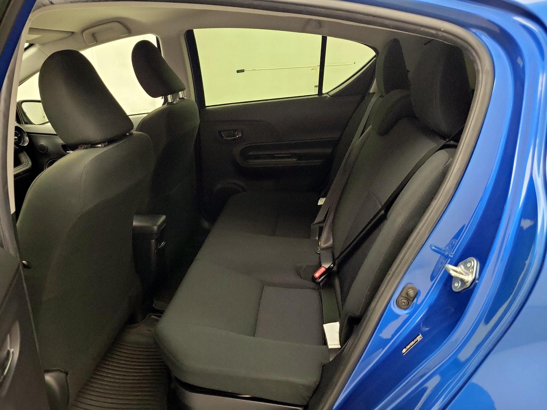 Thumbnail: 2018 Toyota Prius c - 20