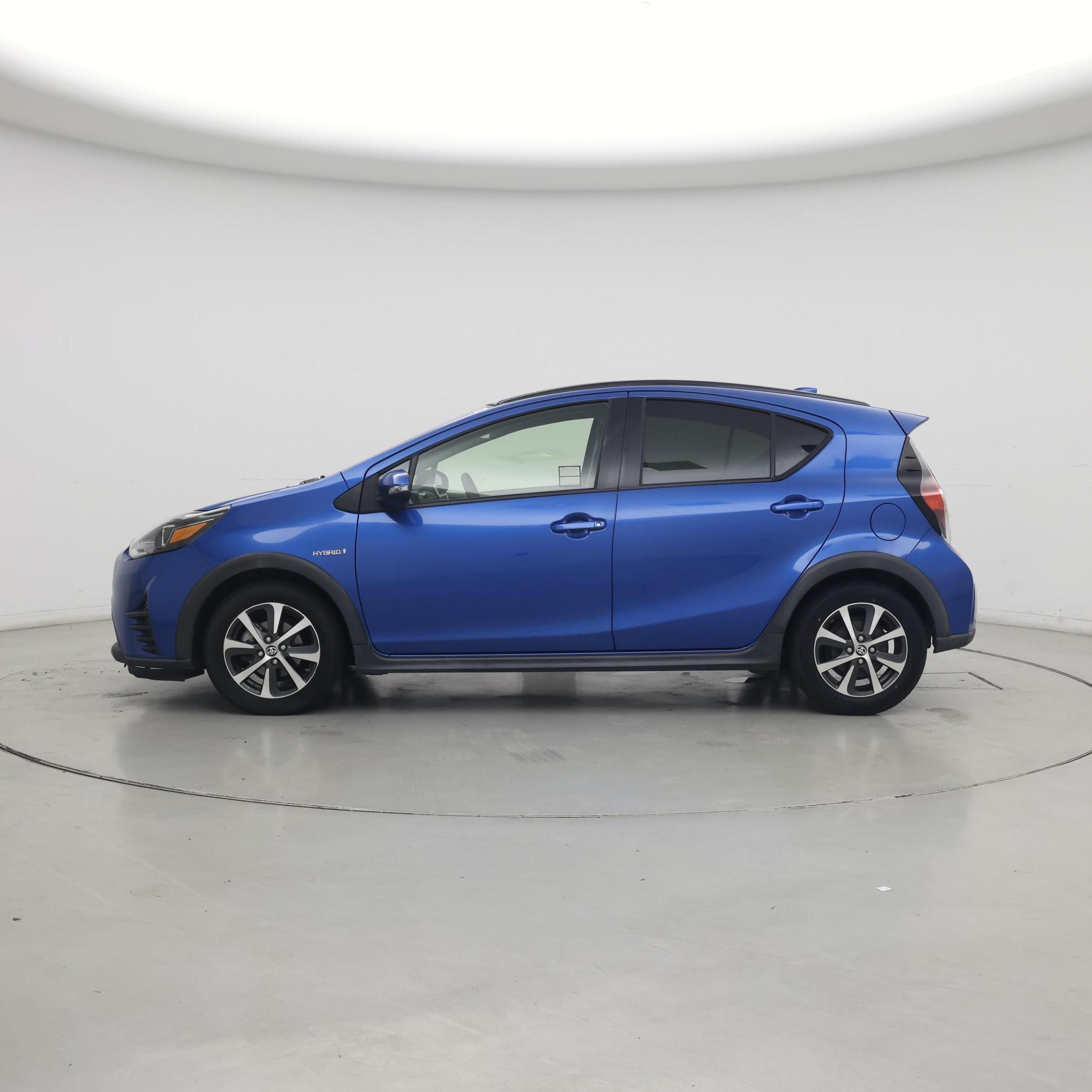 Thumbnail: 2018 Toyota Prius c - 3