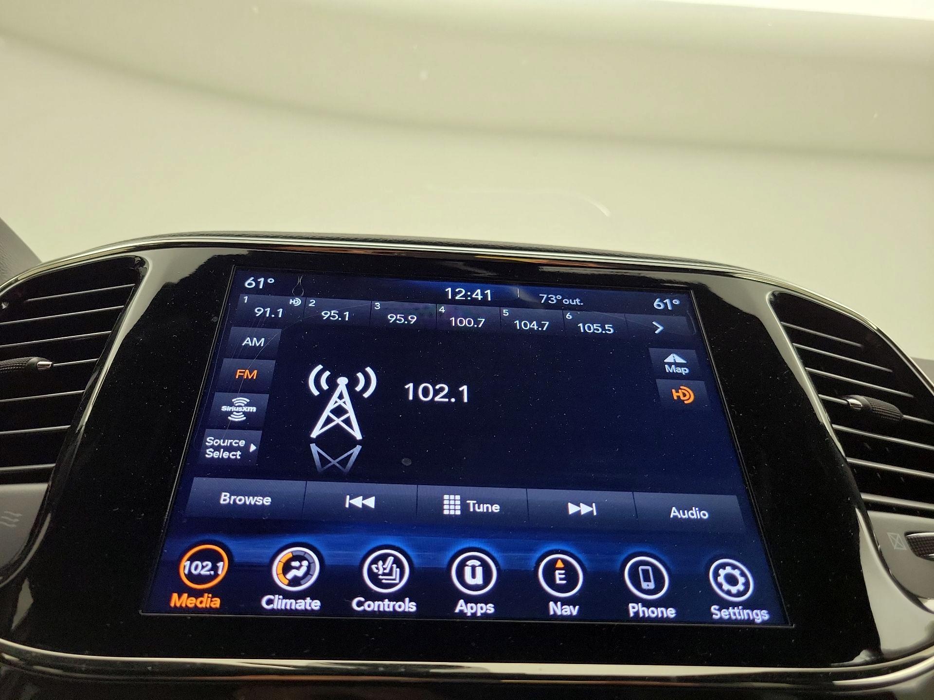 Thumbnail: 2019 Jeep Grand Cherokee - 16