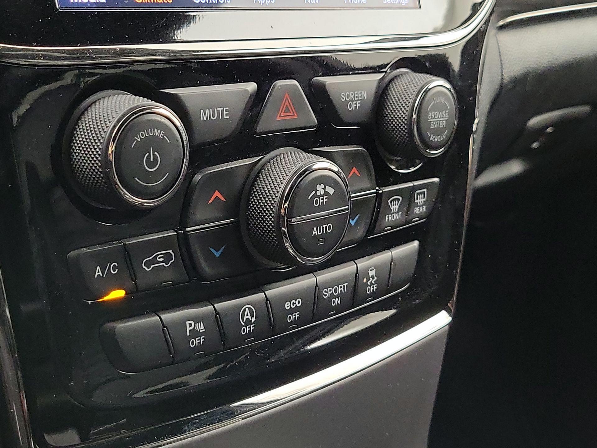 Thumbnail: 2019 Jeep Grand Cherokee - 17