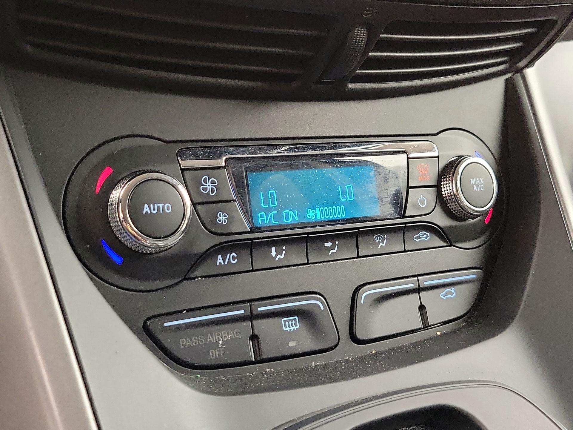 Thumbnail: 2014 Ford Escape - 16