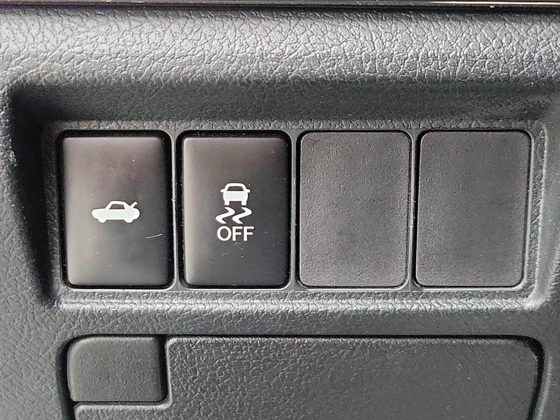 Thumbnail: 2015 Toyota Avalon - 13