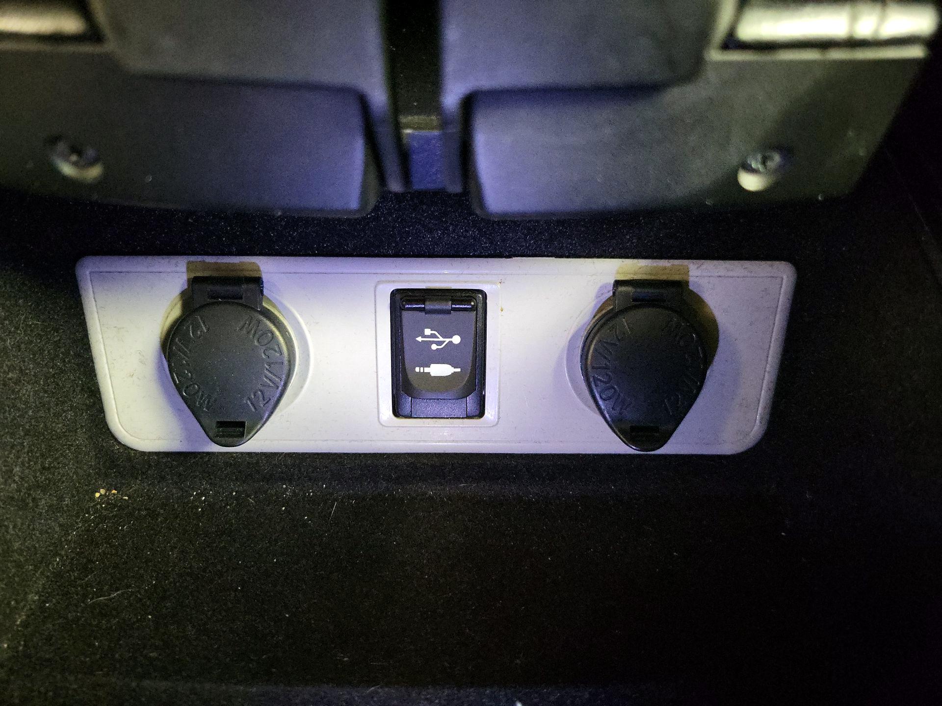 Thumbnail: 2015 Toyota Avalon - 18