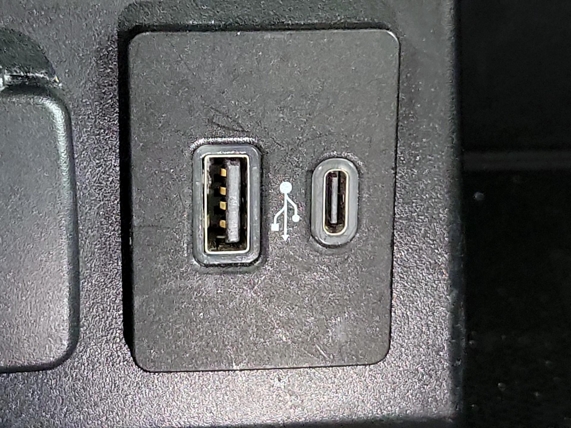 Thumbnail: 2020 Ford Explorer - 19