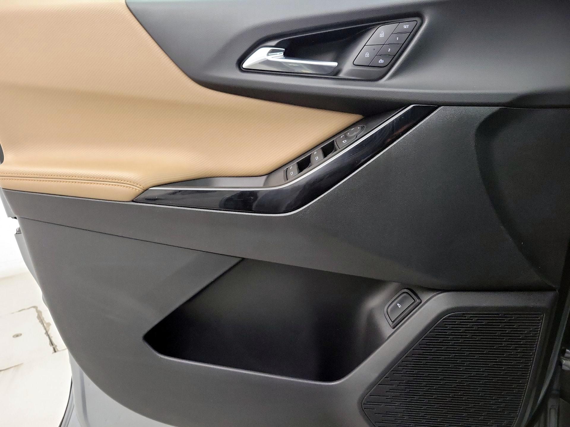 Thumbnail: 2025 Chevrolet Equinox - 12