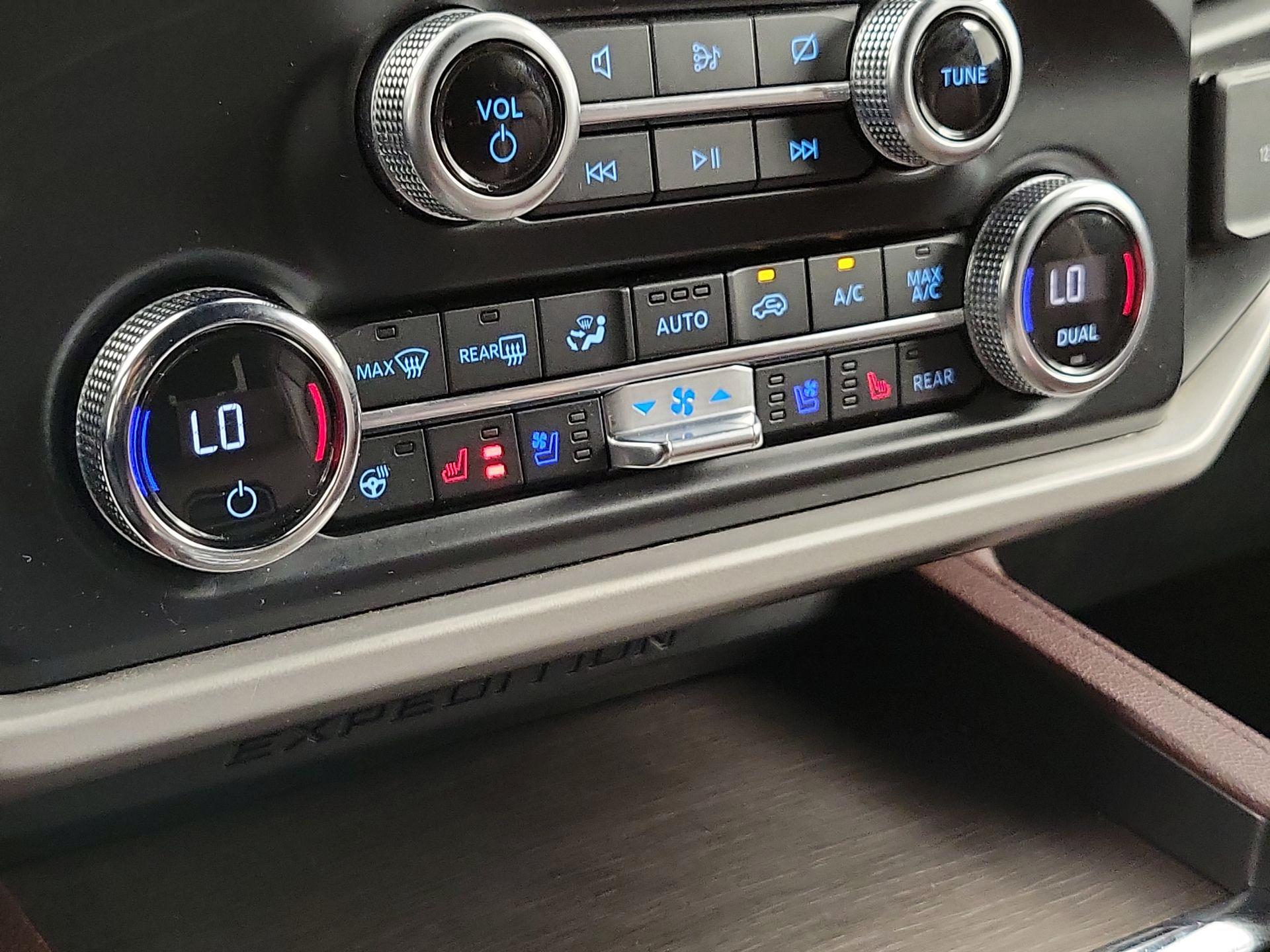 Thumbnail: 2022 Ford Expedition MAX - 17