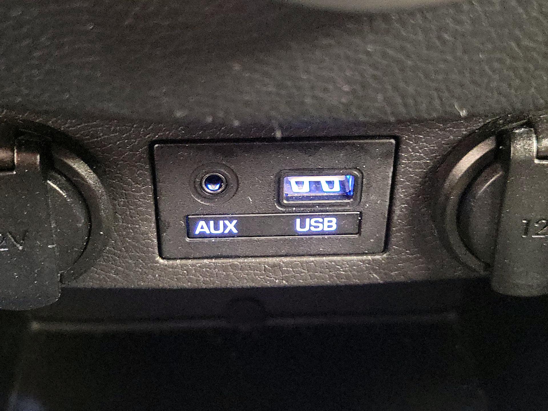 Thumbnail: 2017 Hyundai Veloster - 17