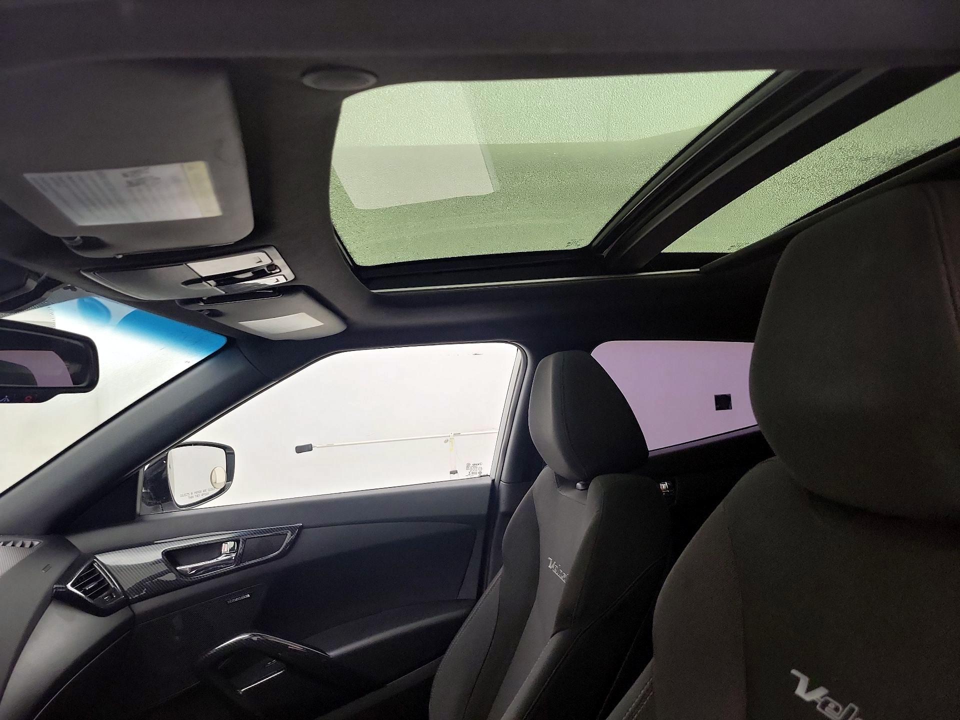 Thumbnail: 2017 Hyundai Veloster - 18