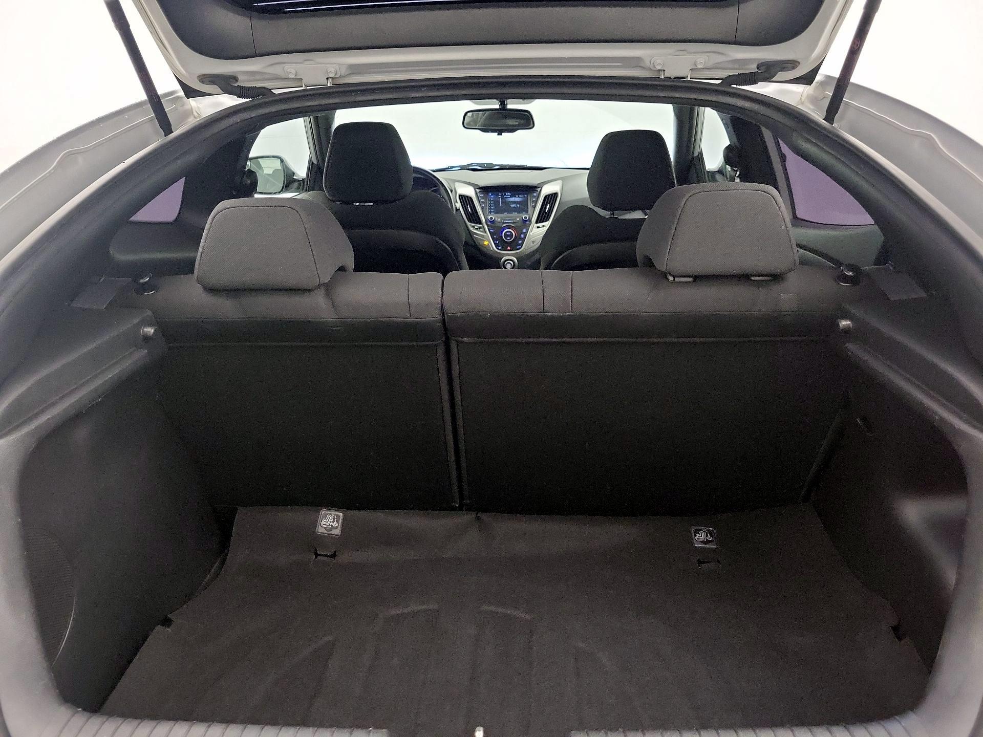 Thumbnail: 2017 Hyundai Veloster - 20