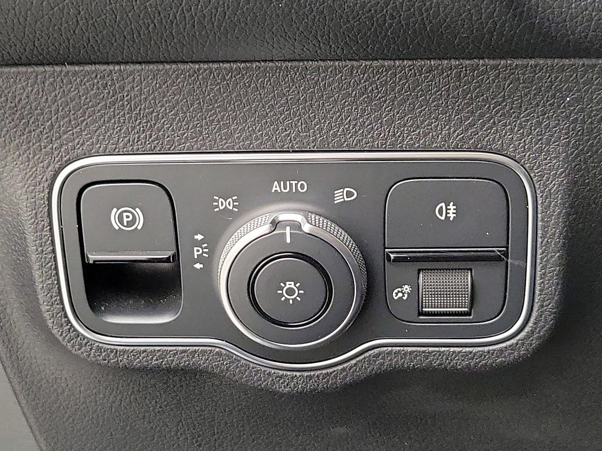 Thumbnail: 2023 Mercedes-Benz EQB - 13