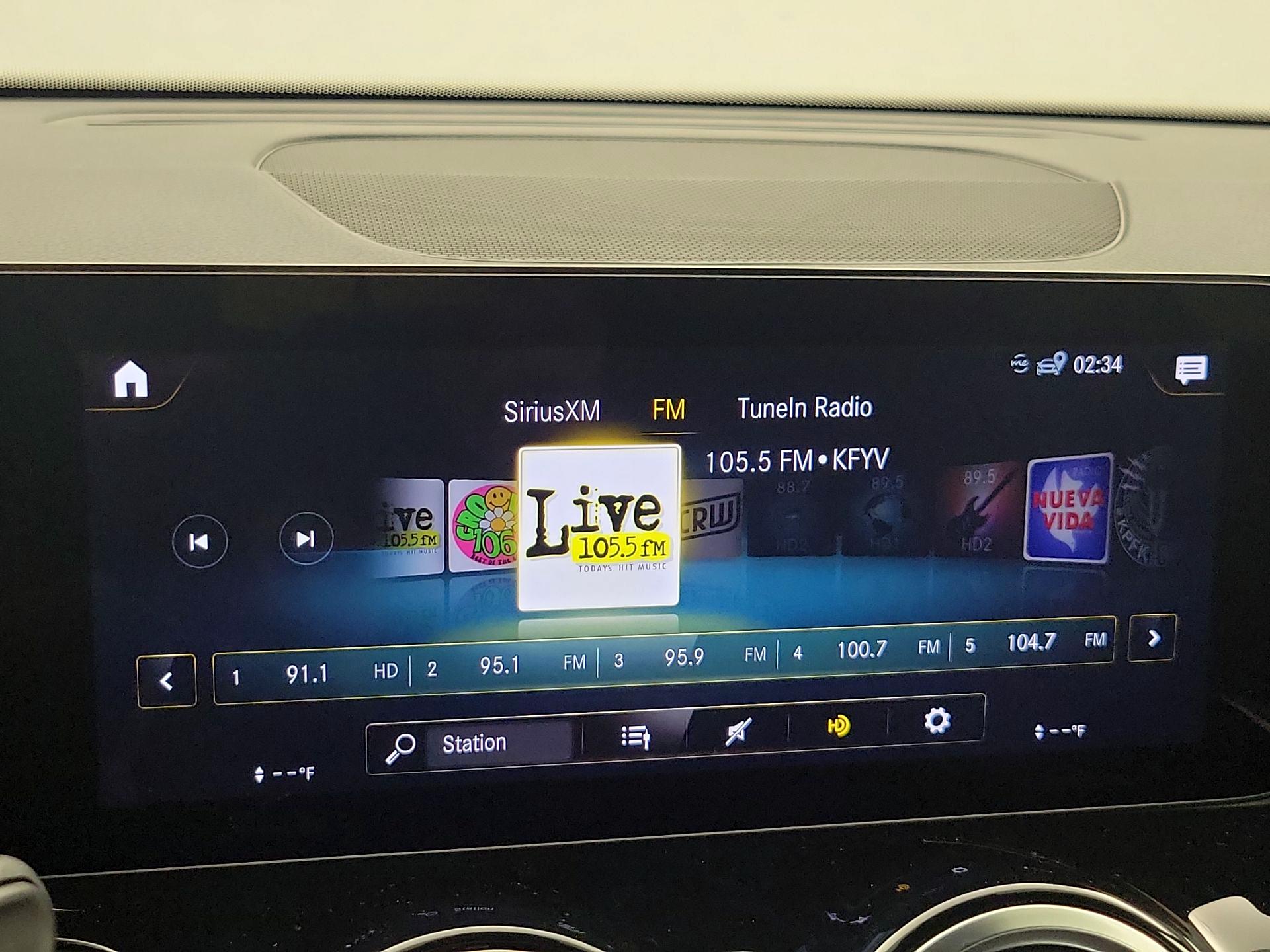 Thumbnail: 2023 Mercedes-Benz EQB - 16