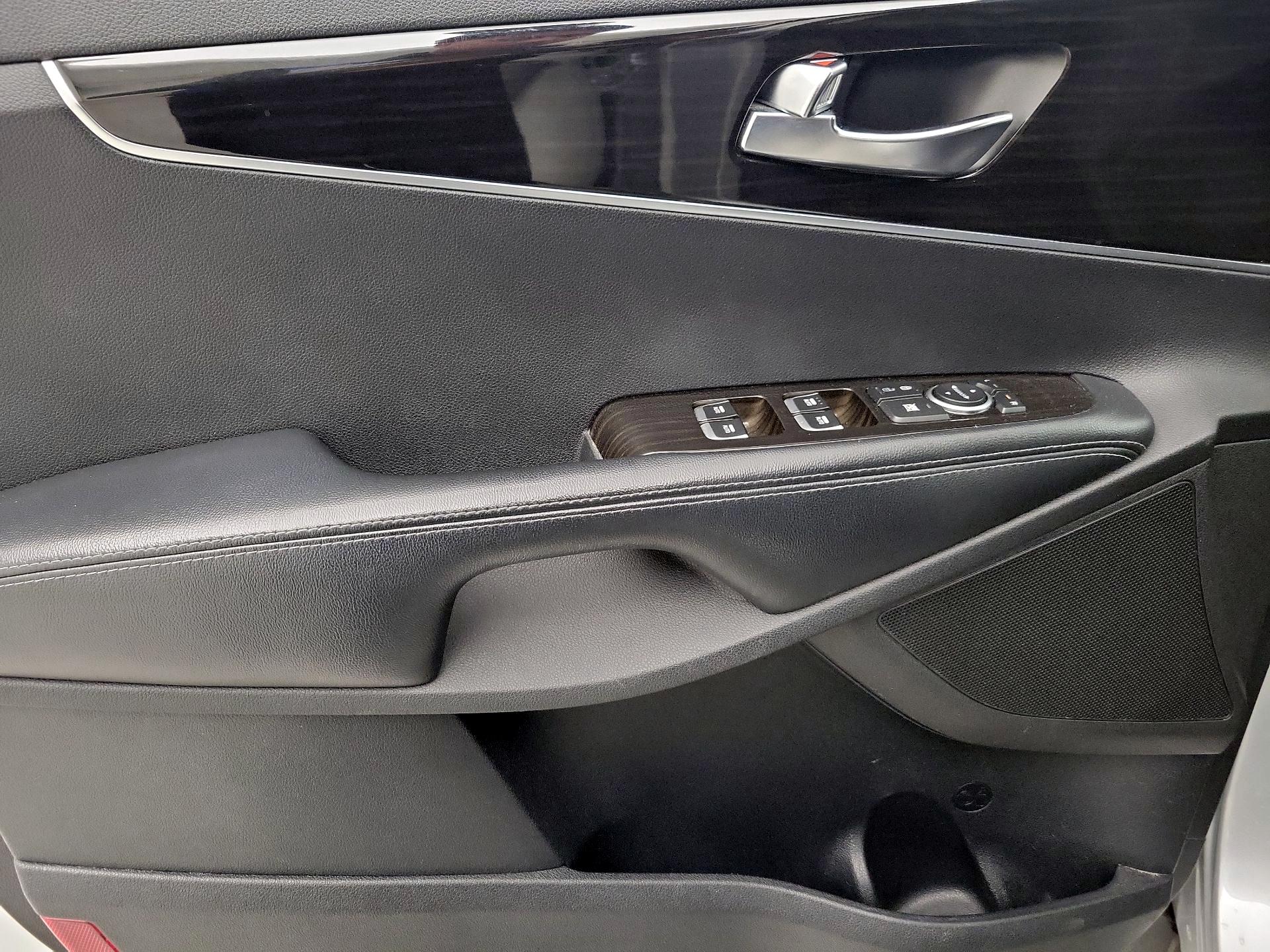 Thumbnail: 2020 Kia Sorento - 12