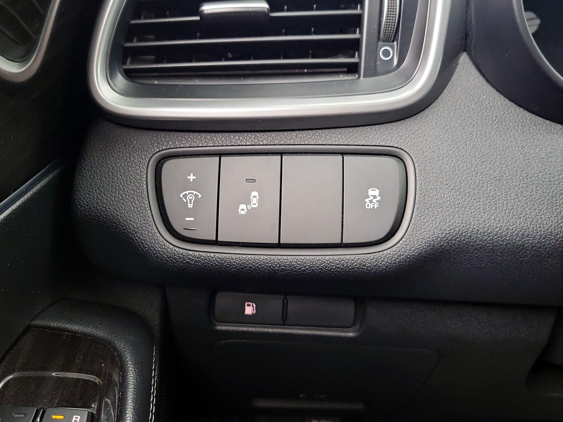 Thumbnail: 2020 Kia Sorento - 13