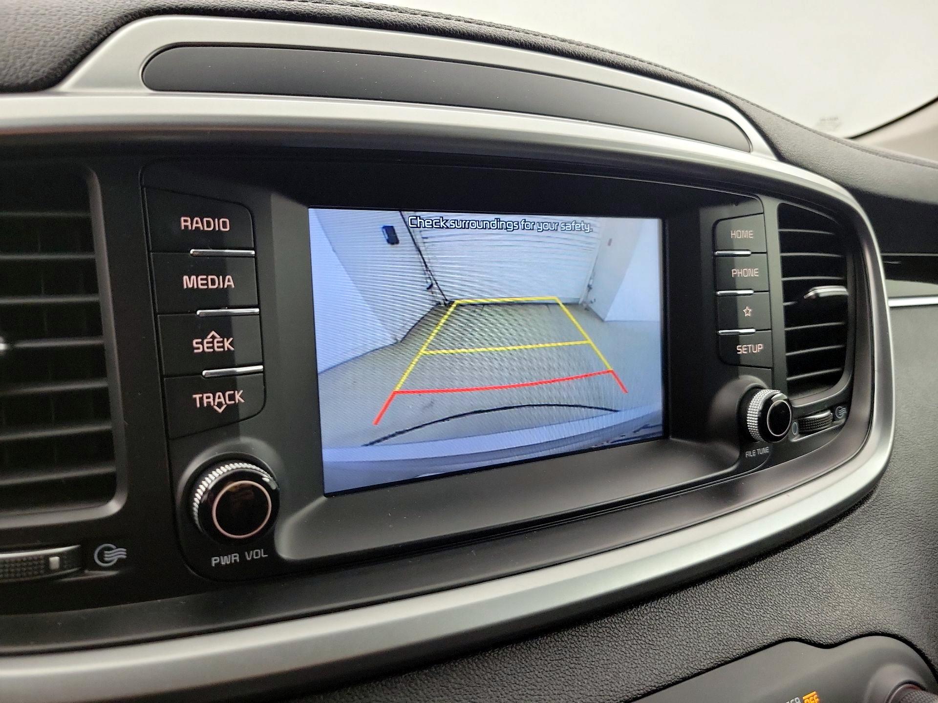 Thumbnail: 2020 Kia Sorento - 14