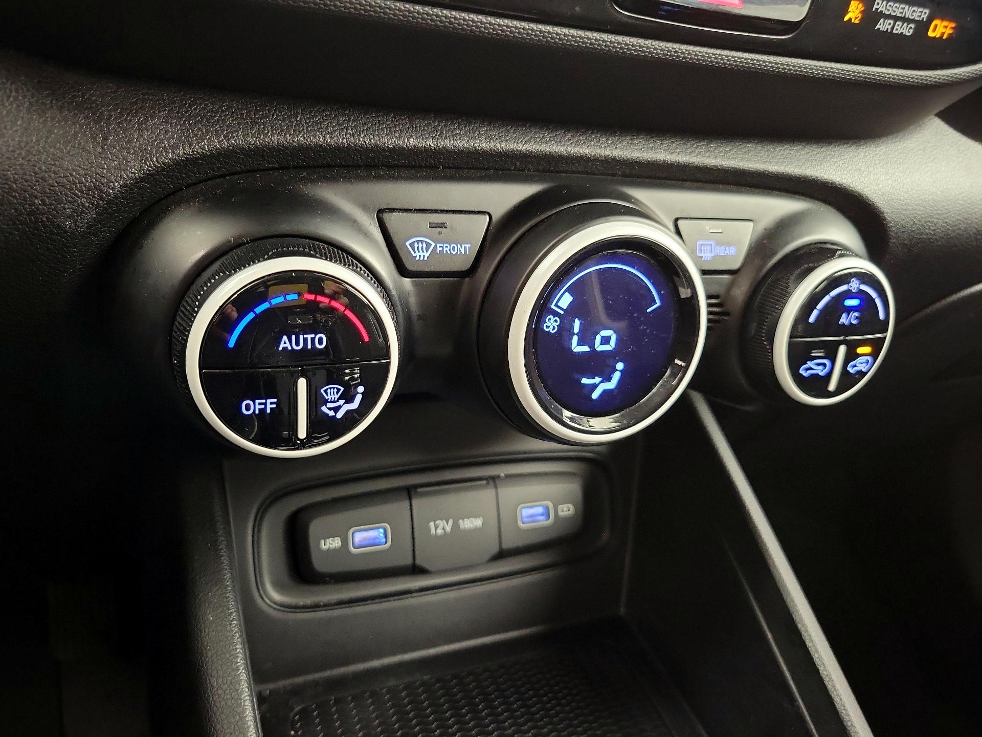 Thumbnail: 2022 Hyundai Venue - 17