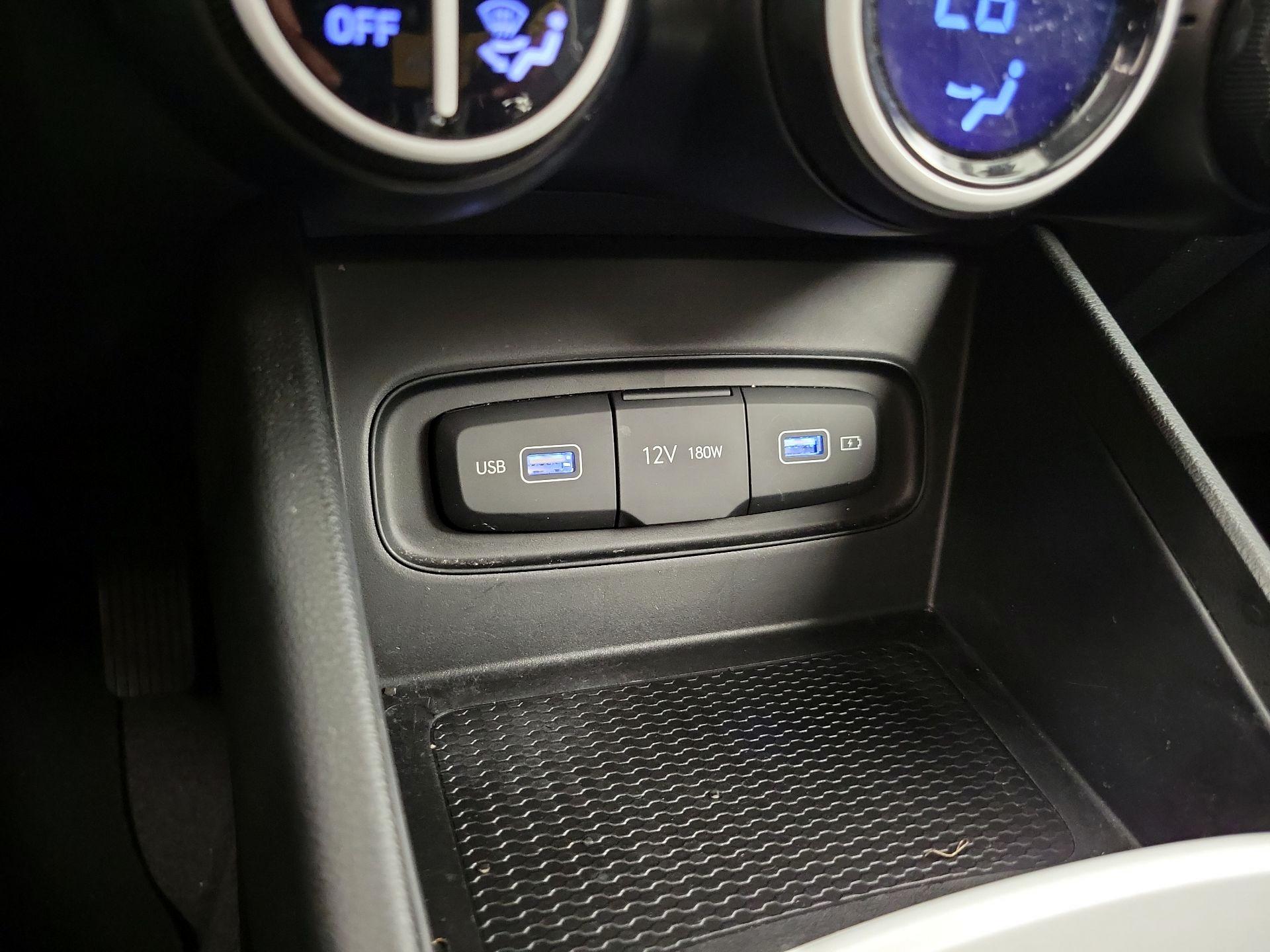 Thumbnail: 2022 Hyundai Venue - 19