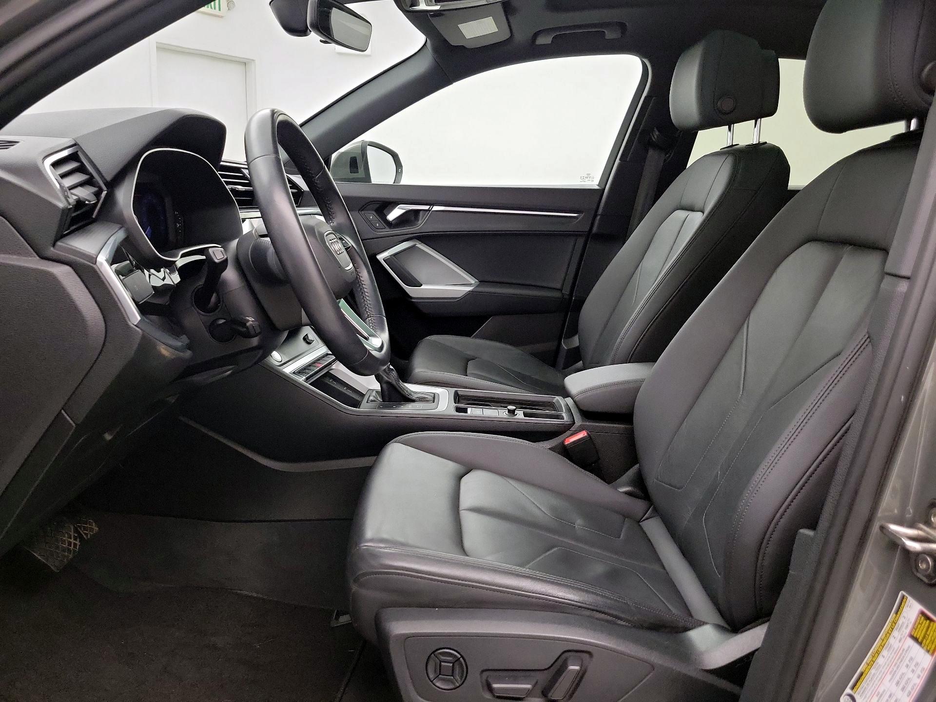 Thumbnail: 2020 Audi Q3 - 11