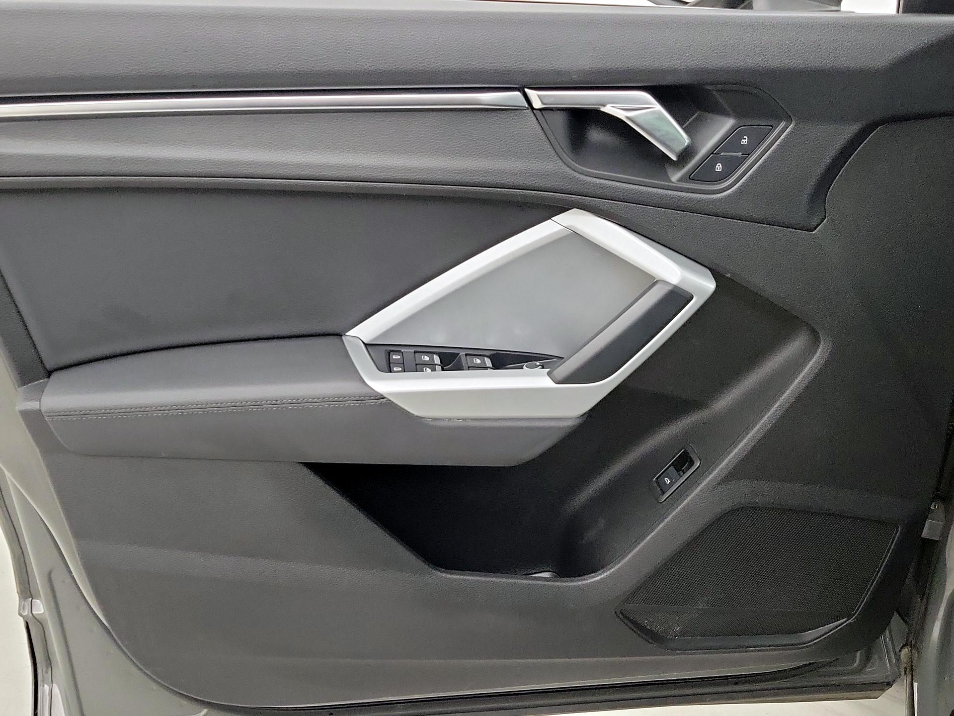 Thumbnail: 2020 Audi Q3 - 12