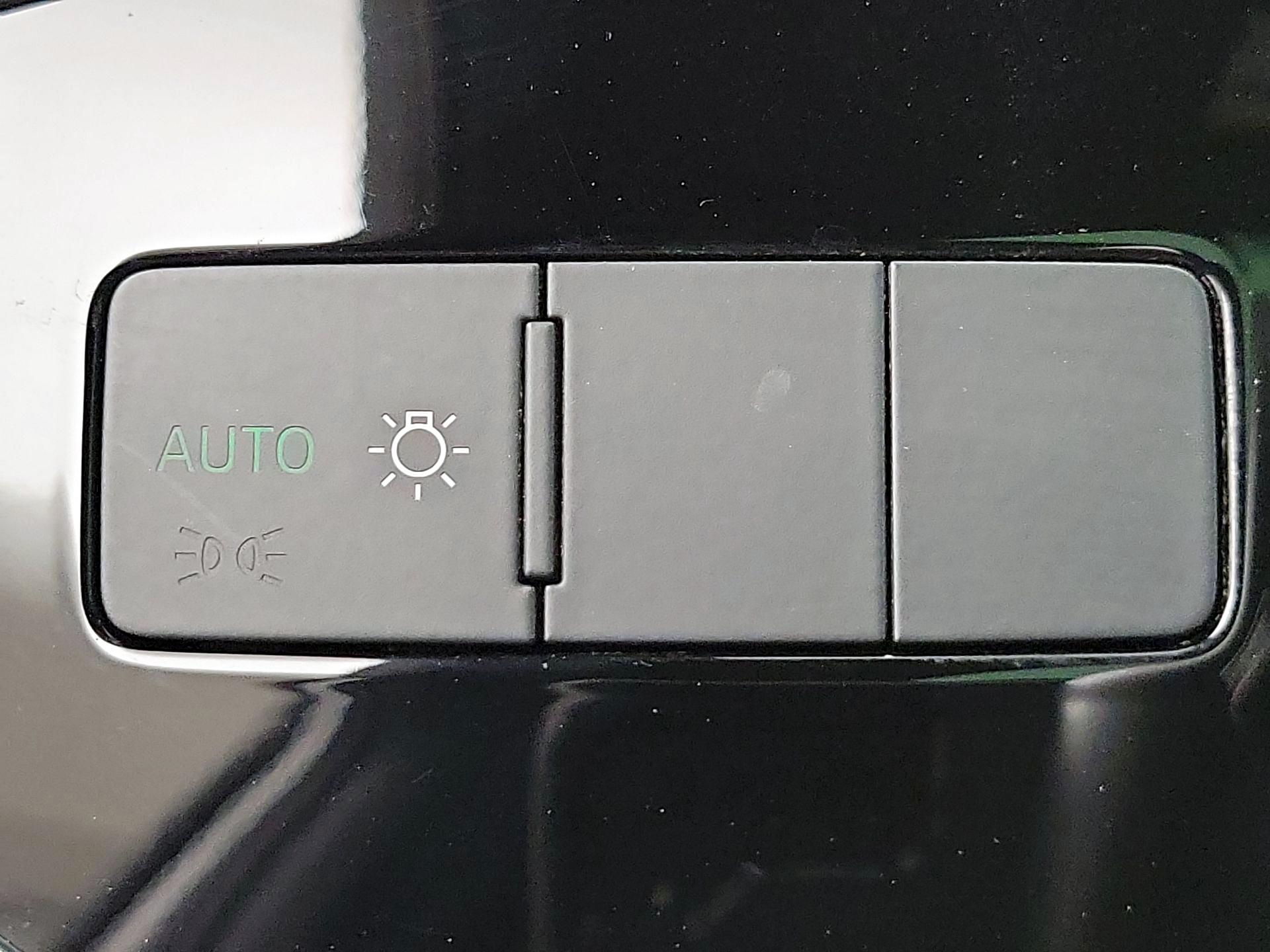 Thumbnail: 2020 Audi Q3 - 13