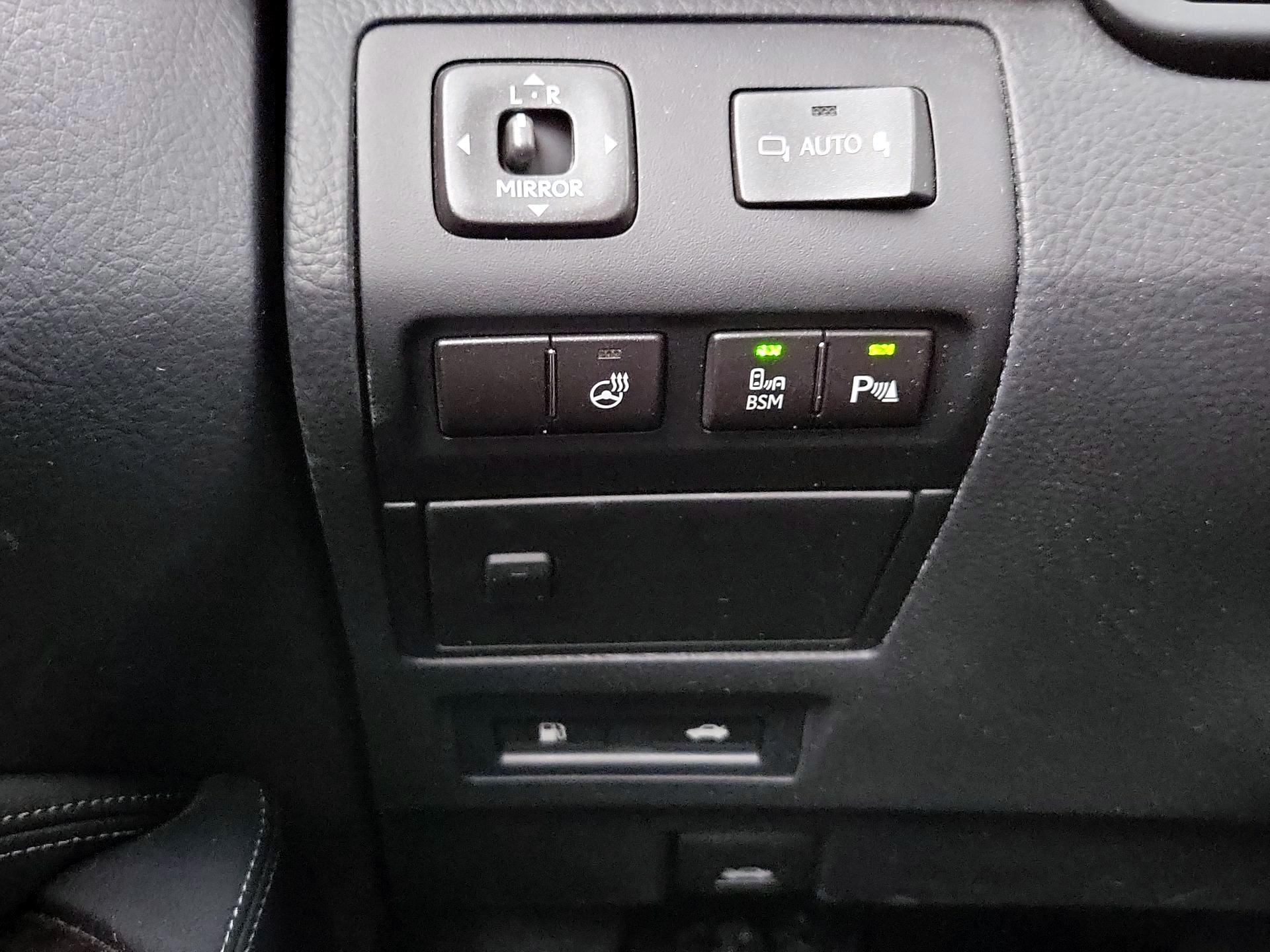 Thumbnail: 2014 Lexus LS - 13