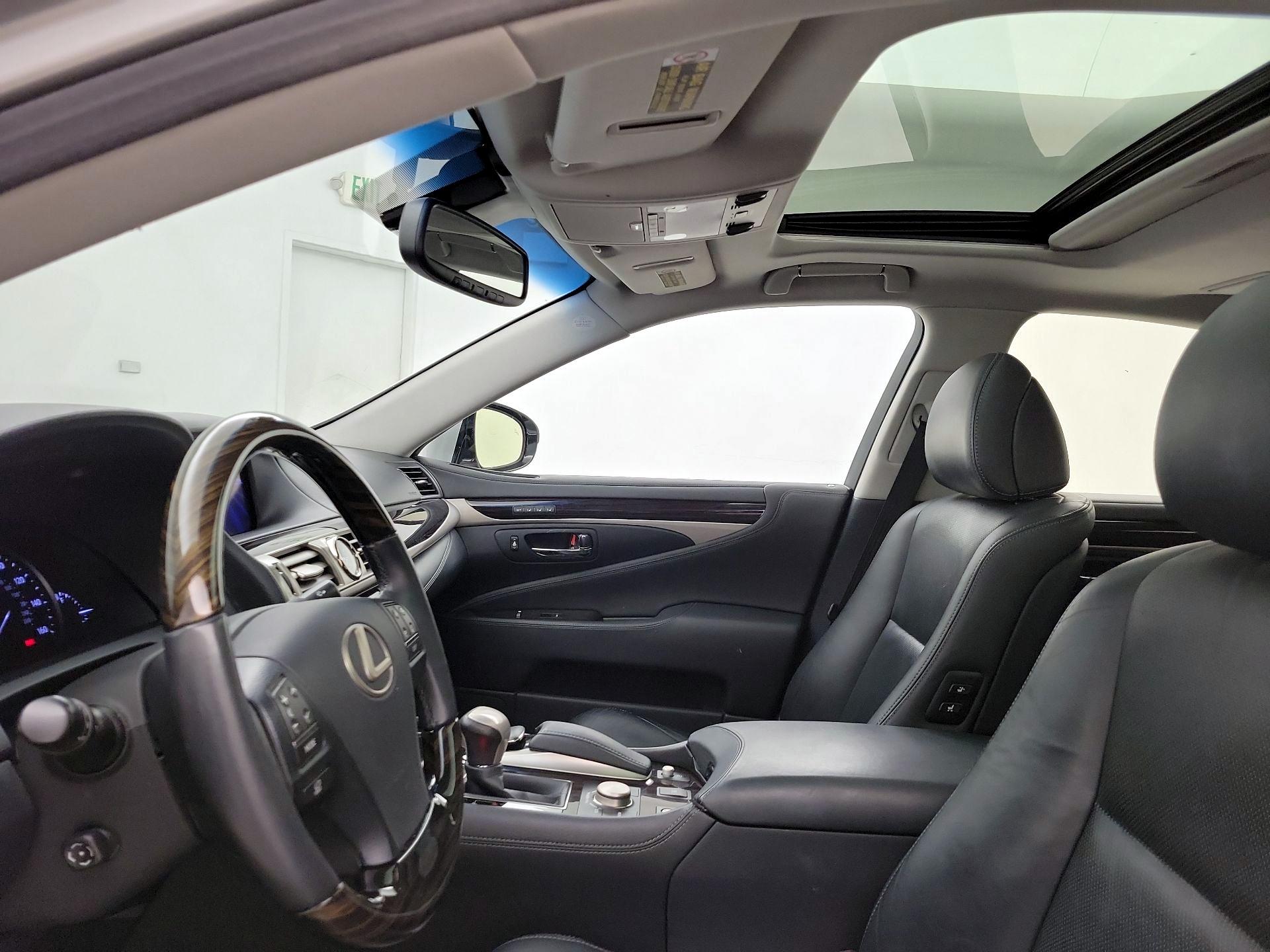 Thumbnail: 2014 Lexus LS - 20