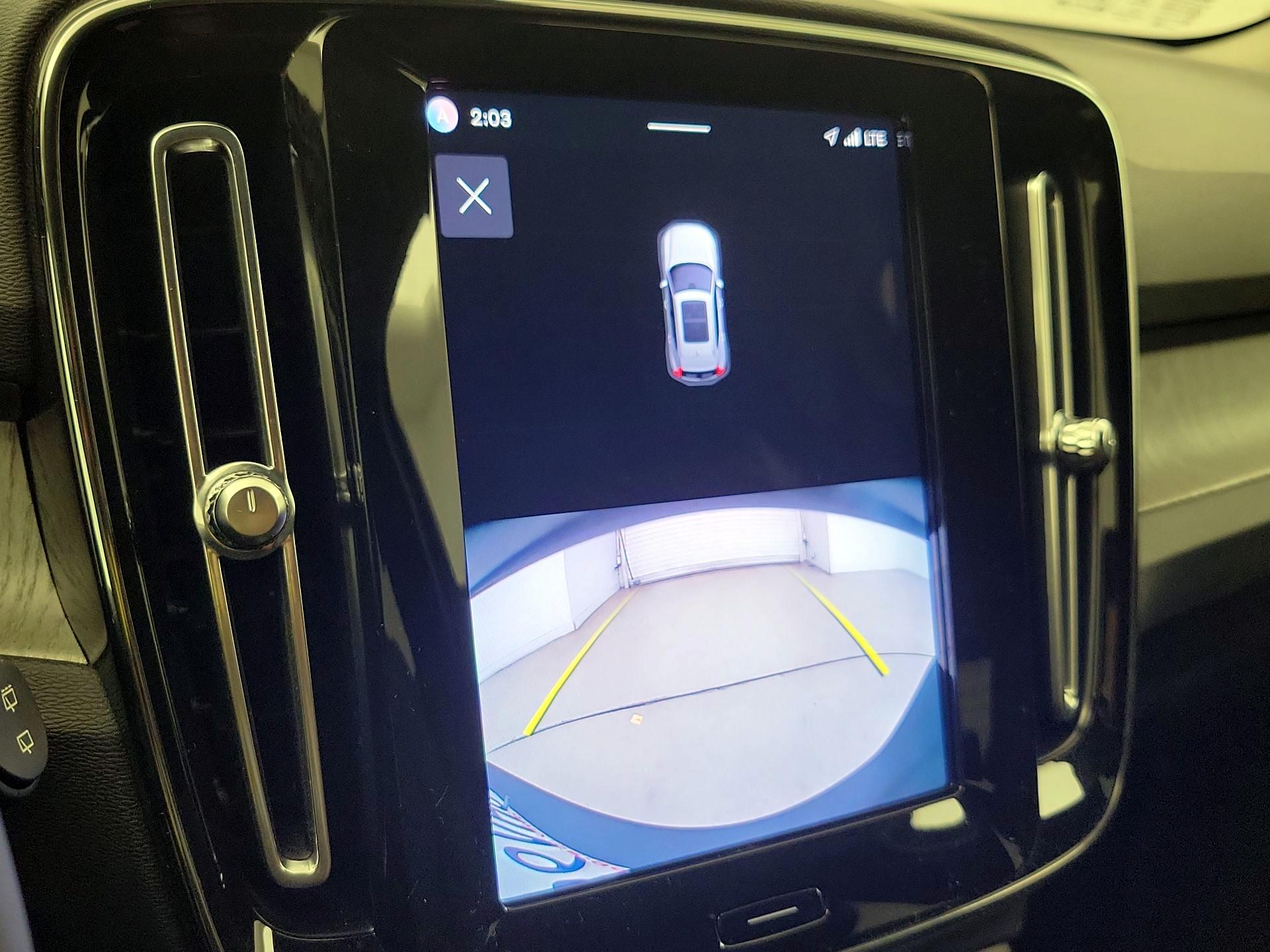 Thumbnail: 2023 Volvo XC40 - 14