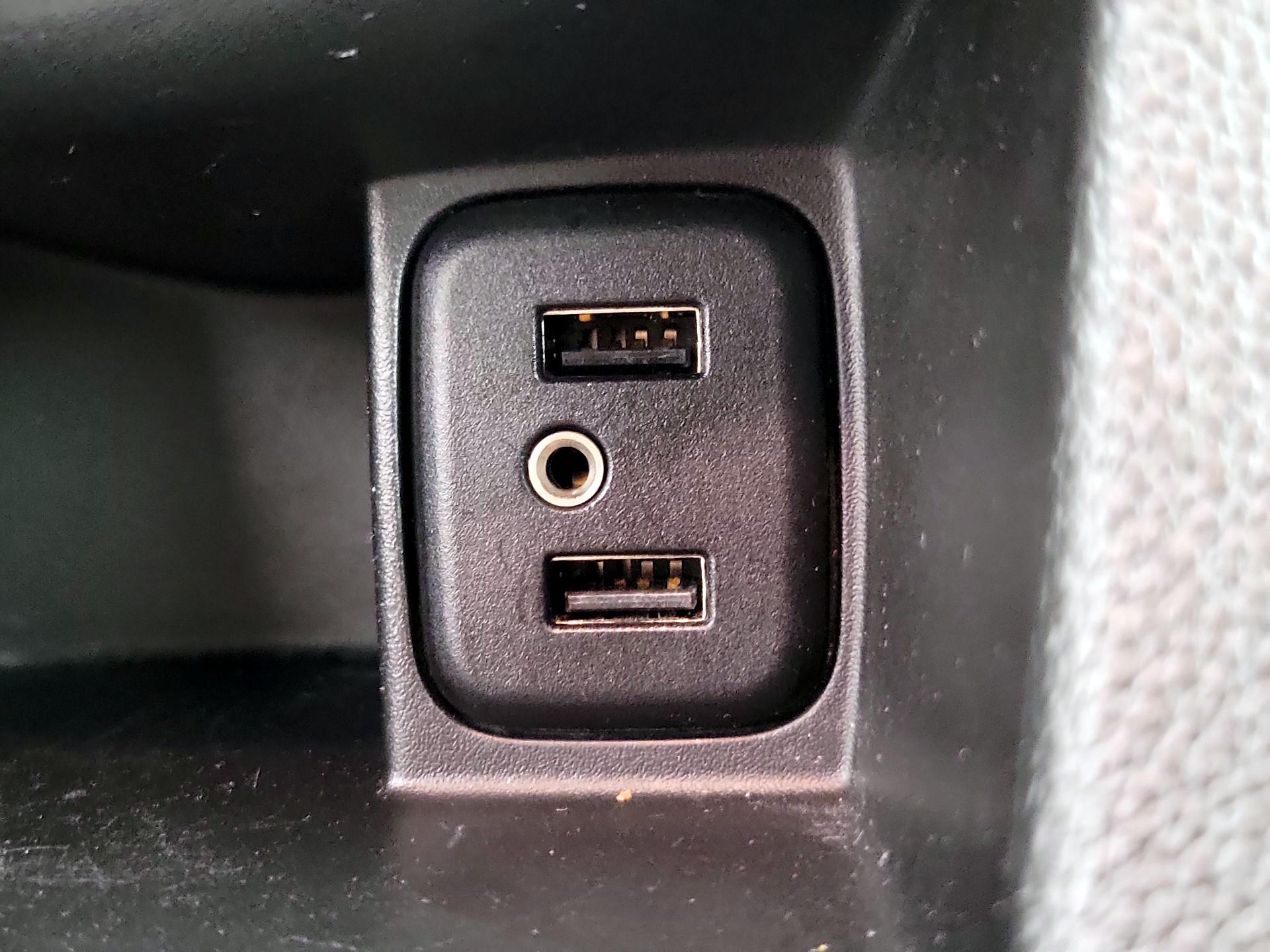 Thumbnail: 2017 Chevrolet Sonic - 18