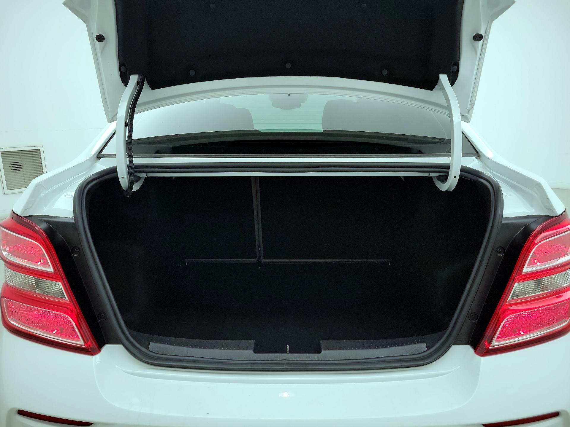 Thumbnail: 2017 Chevrolet Sonic - 20