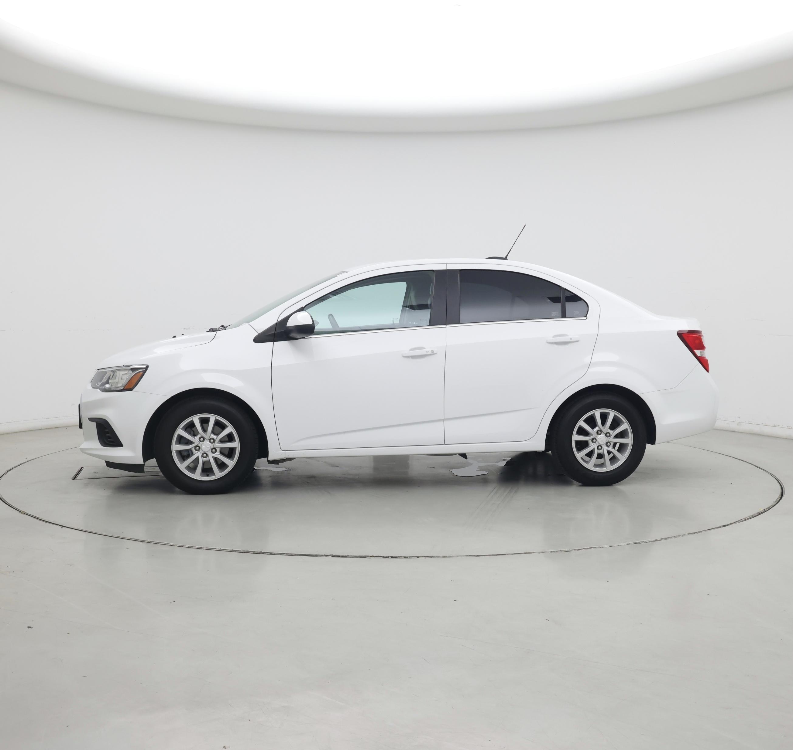 Thumbnail: 2017 Chevrolet Sonic - 3