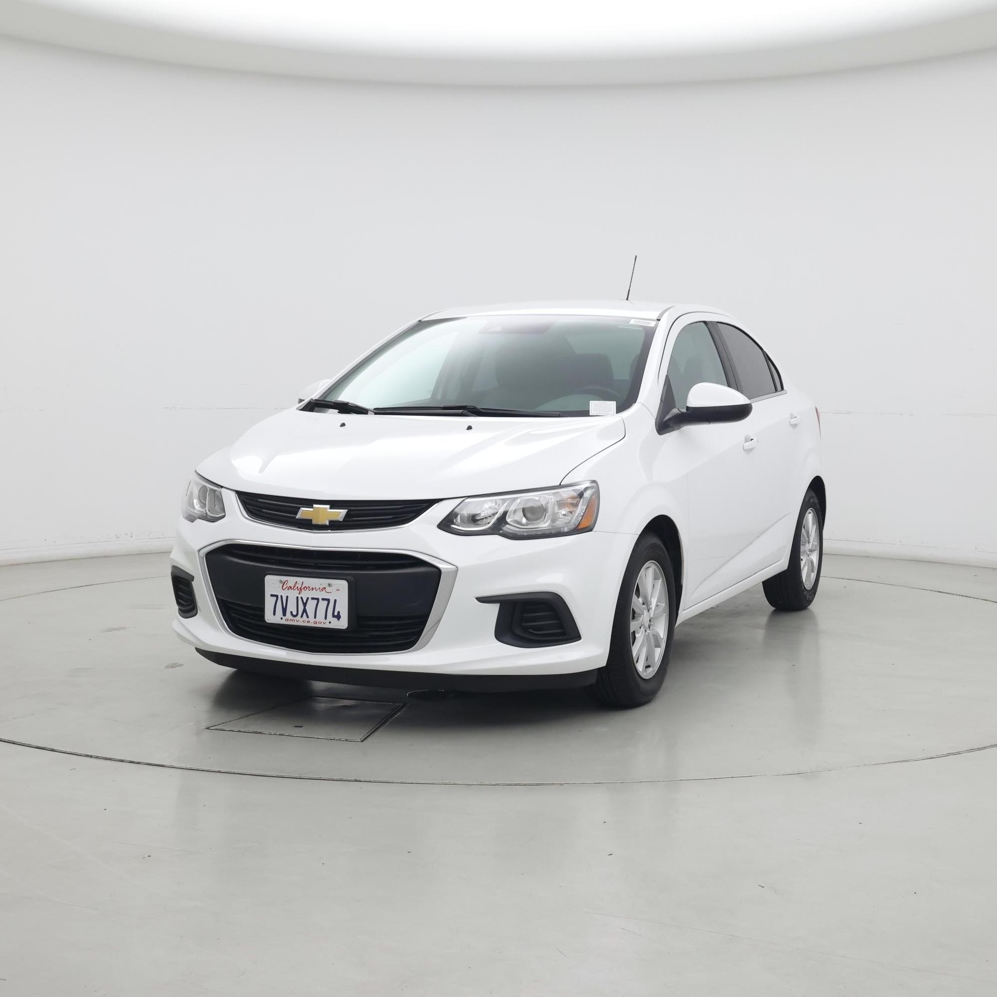 Thumbnail: 2017 Chevrolet Sonic - 4