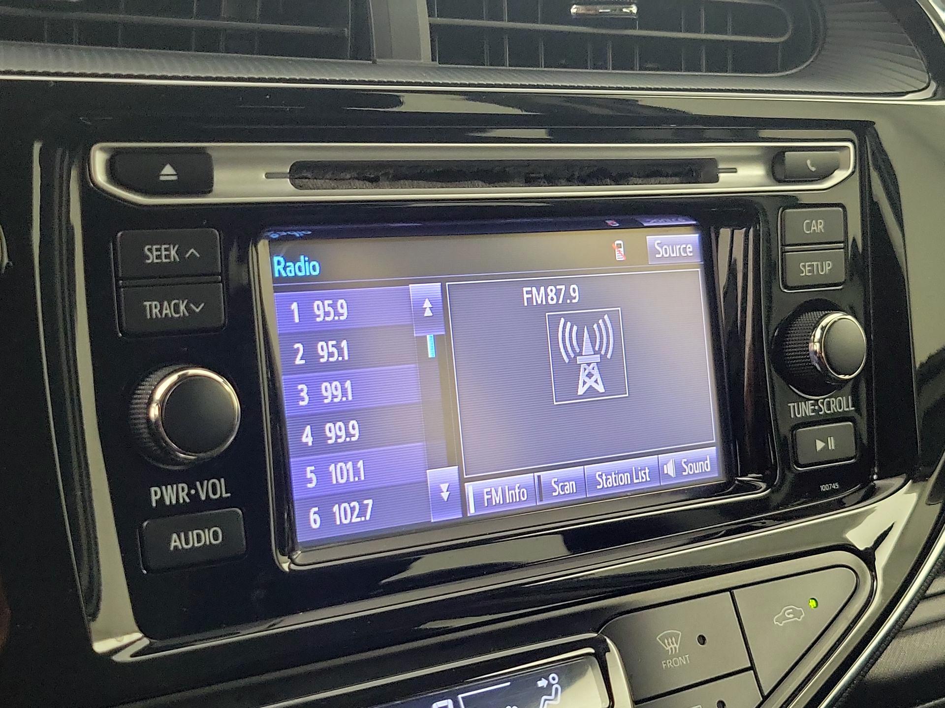 Thumbnail: 2018 Toyota Prius c - 15