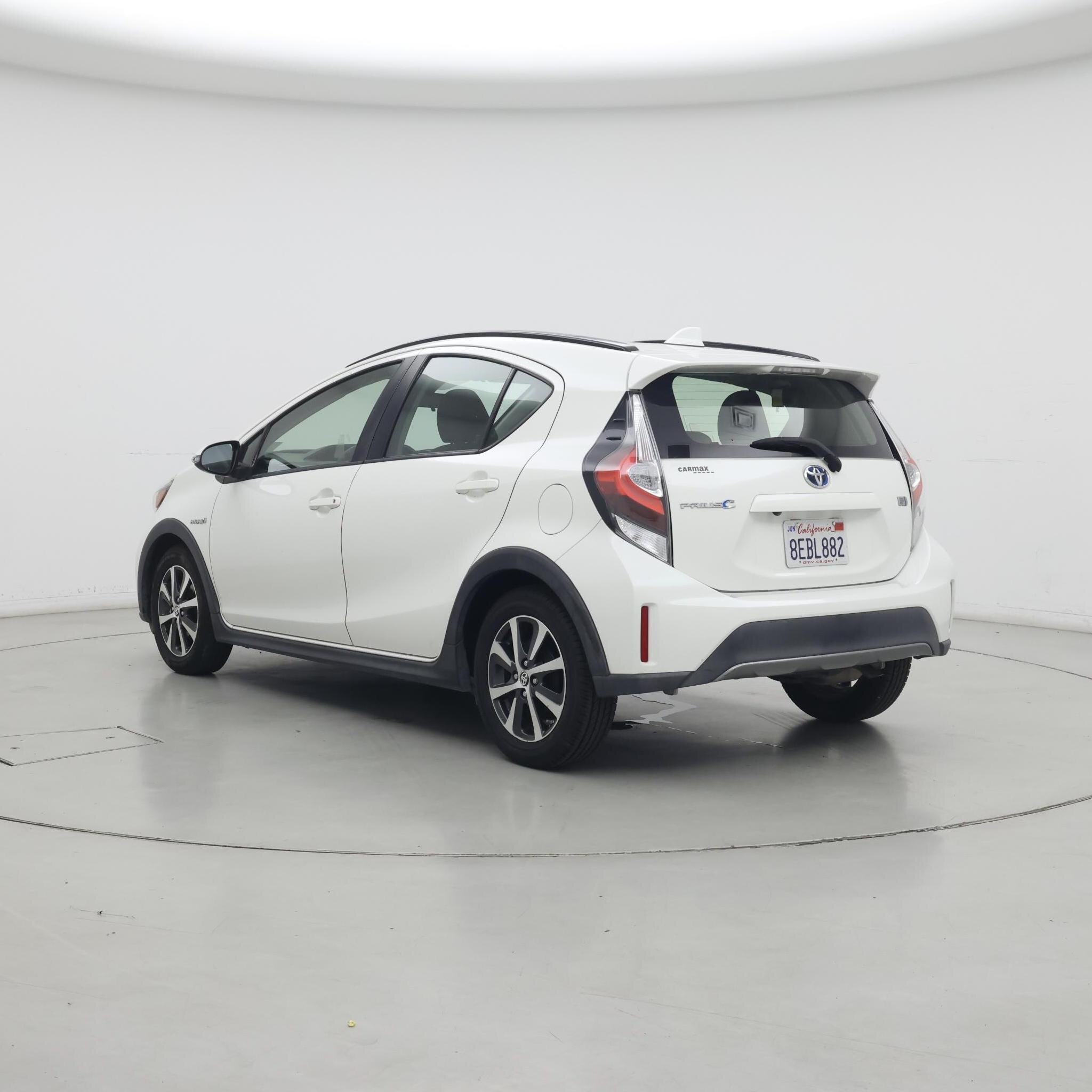 Thumbnail: 2018 Toyota Prius c - 2