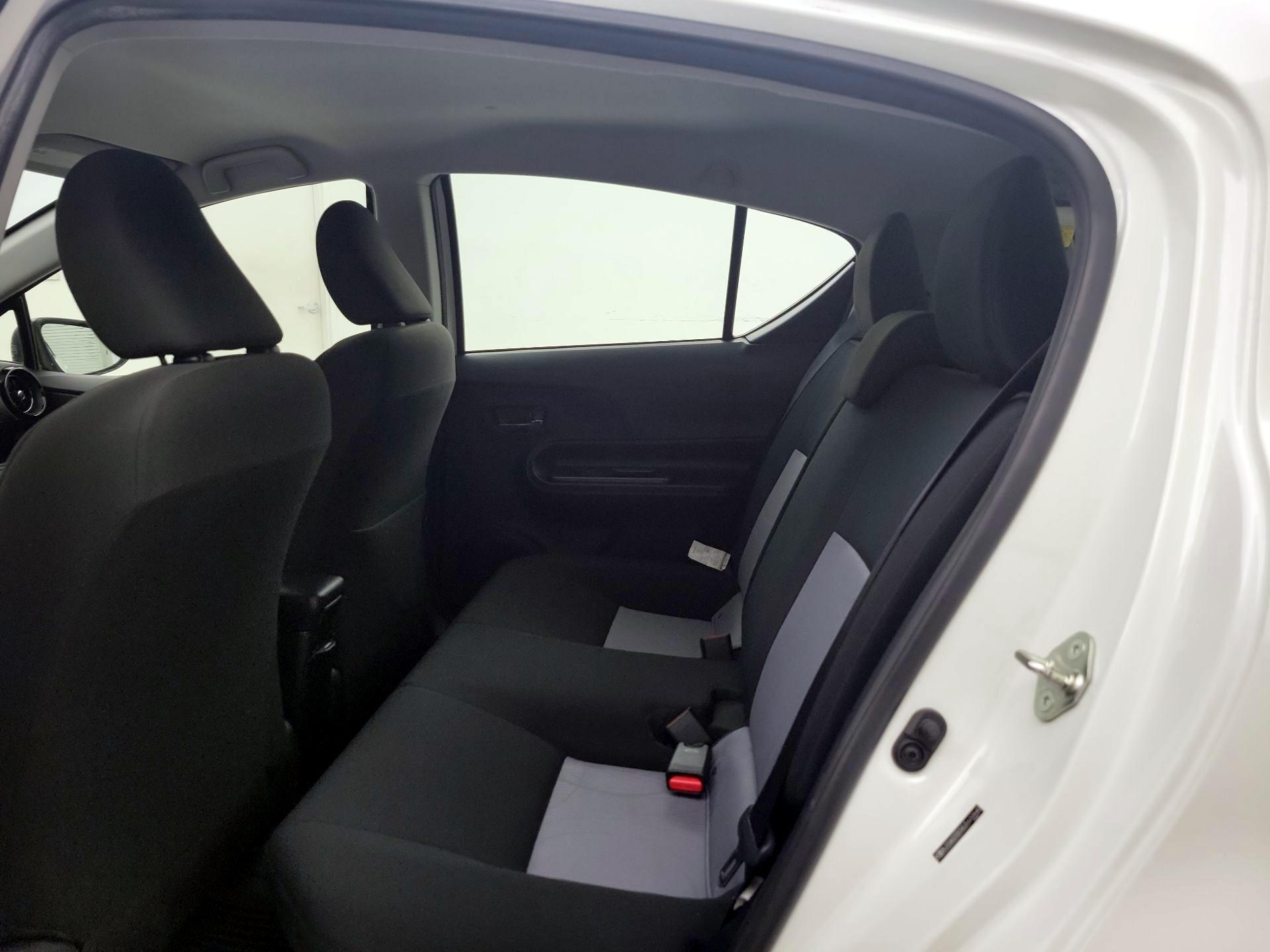 Thumbnail: 2018 Toyota Prius c - 19