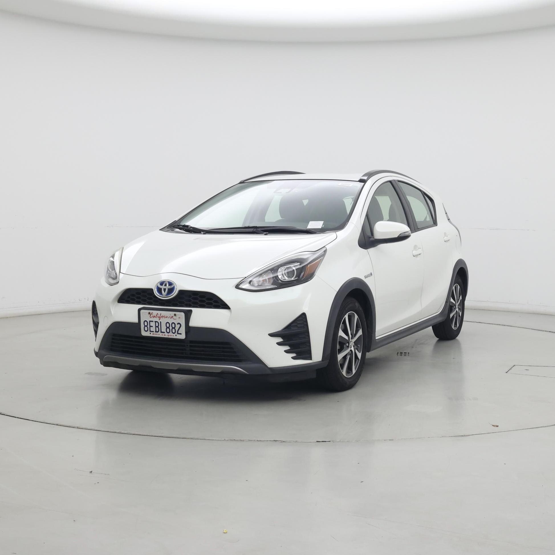 Thumbnail: 2018 Toyota Prius c - 4
