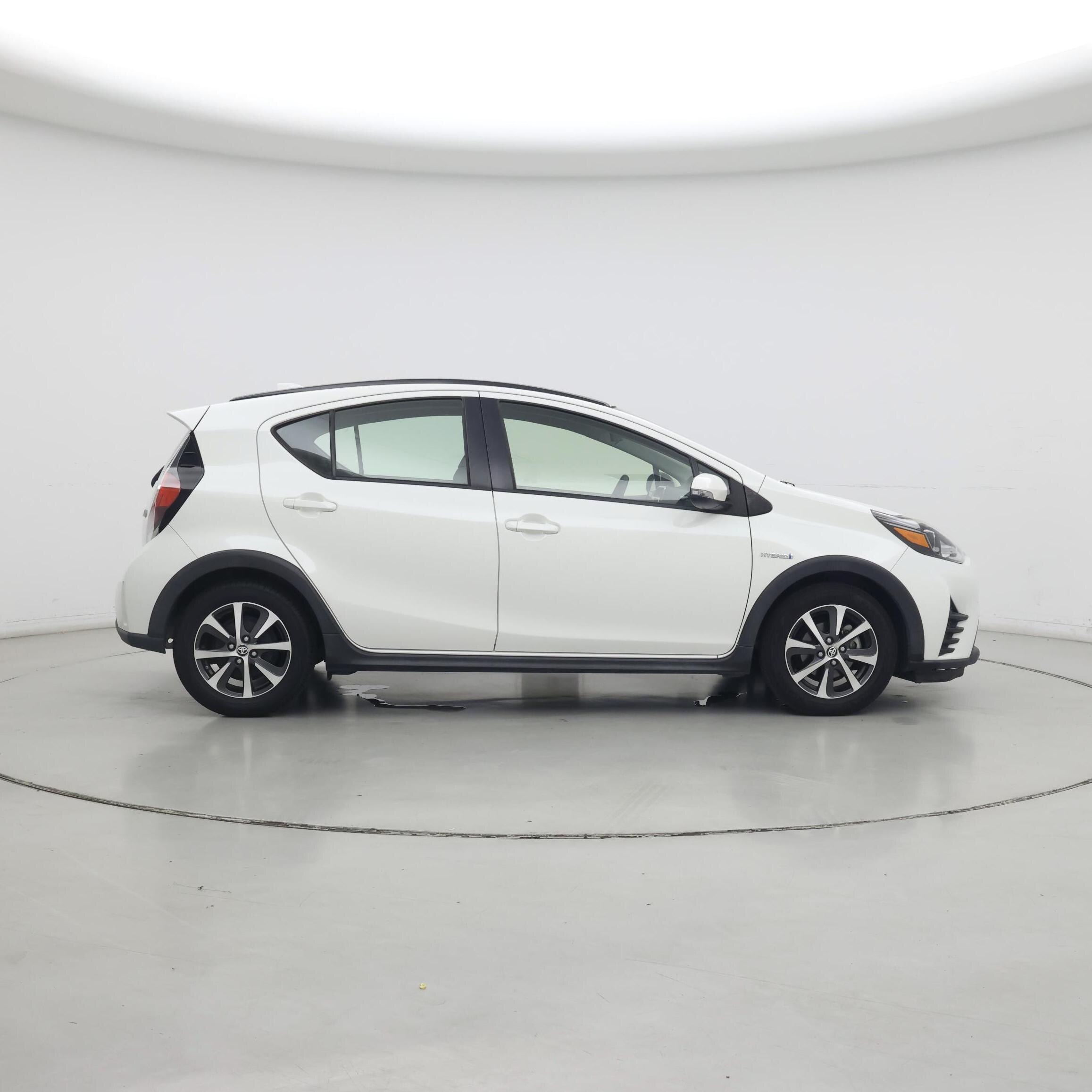 Thumbnail: 2018 Toyota Prius c - 7