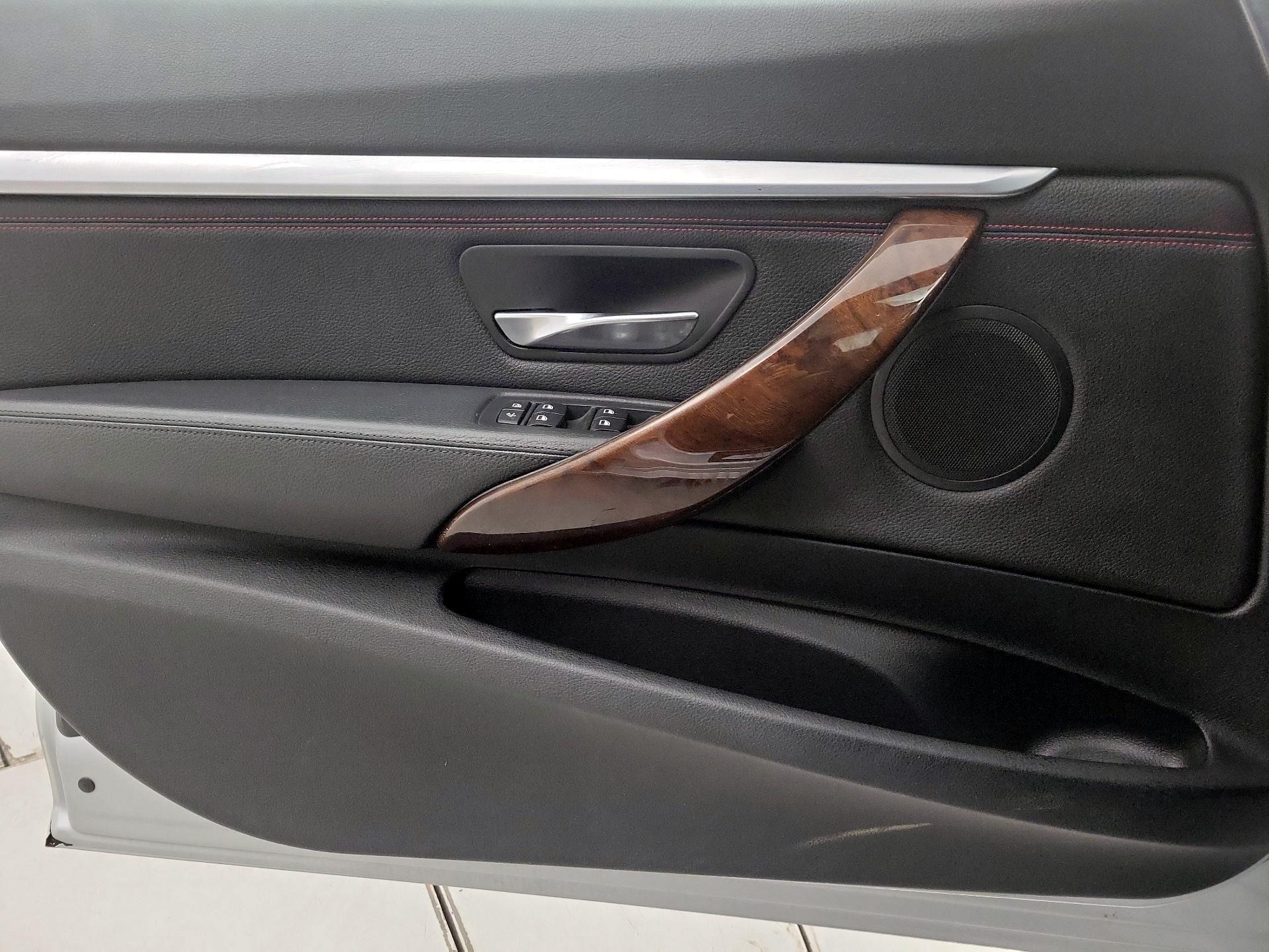 Thumbnail: 2015 BMW 3 Series - 12