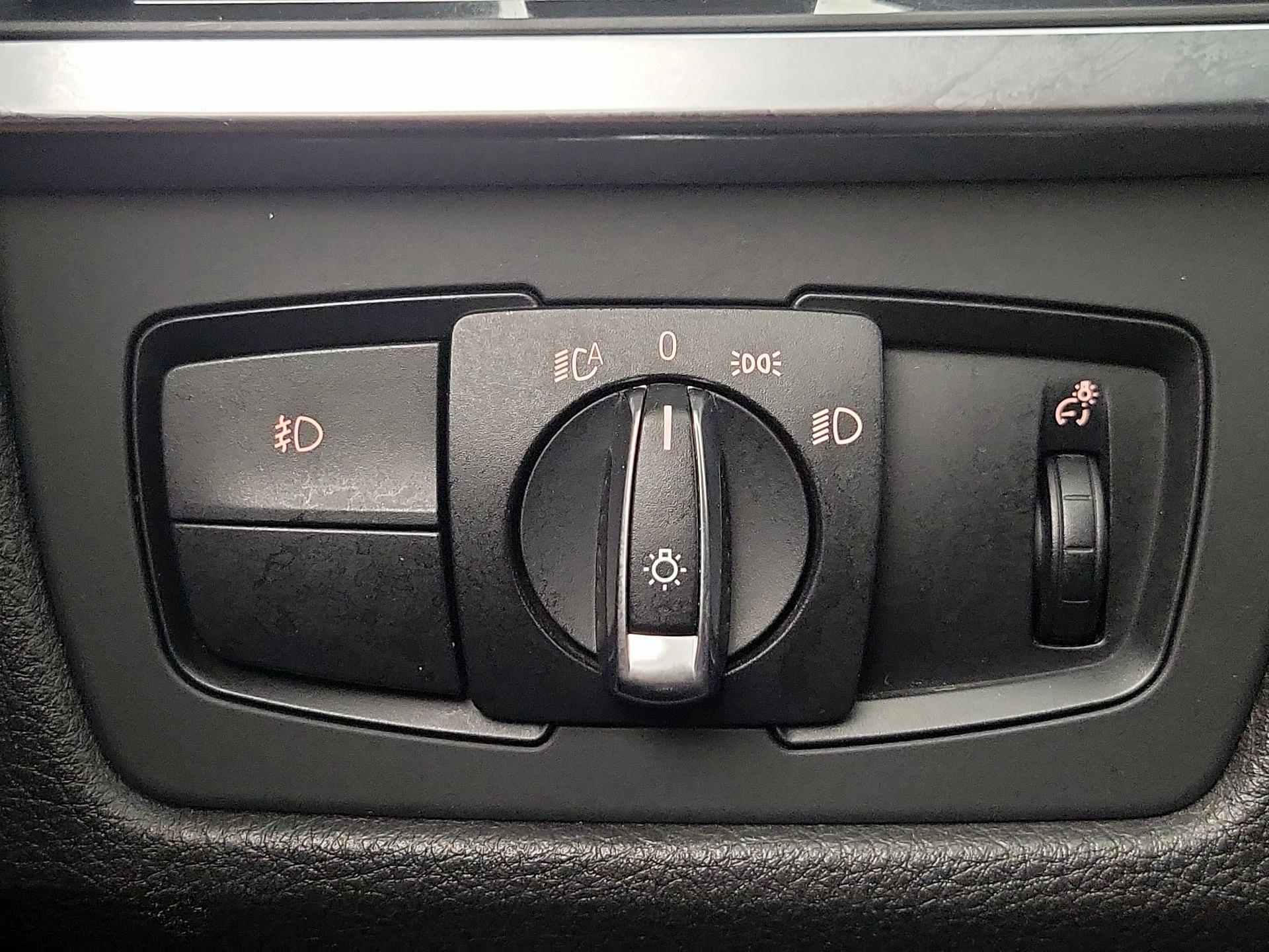 Thumbnail: 2015 BMW 3 Series - 13