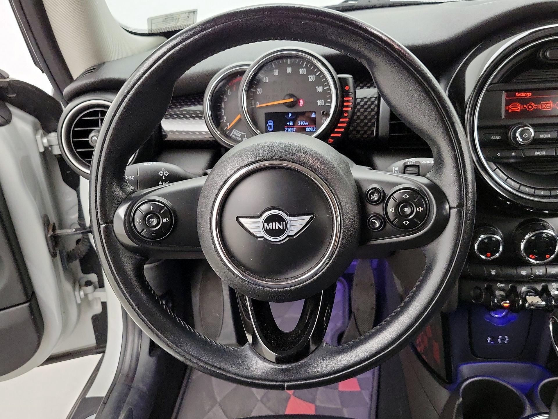 Thumbnail: 2015 MINI Cooper Hardtop - 10