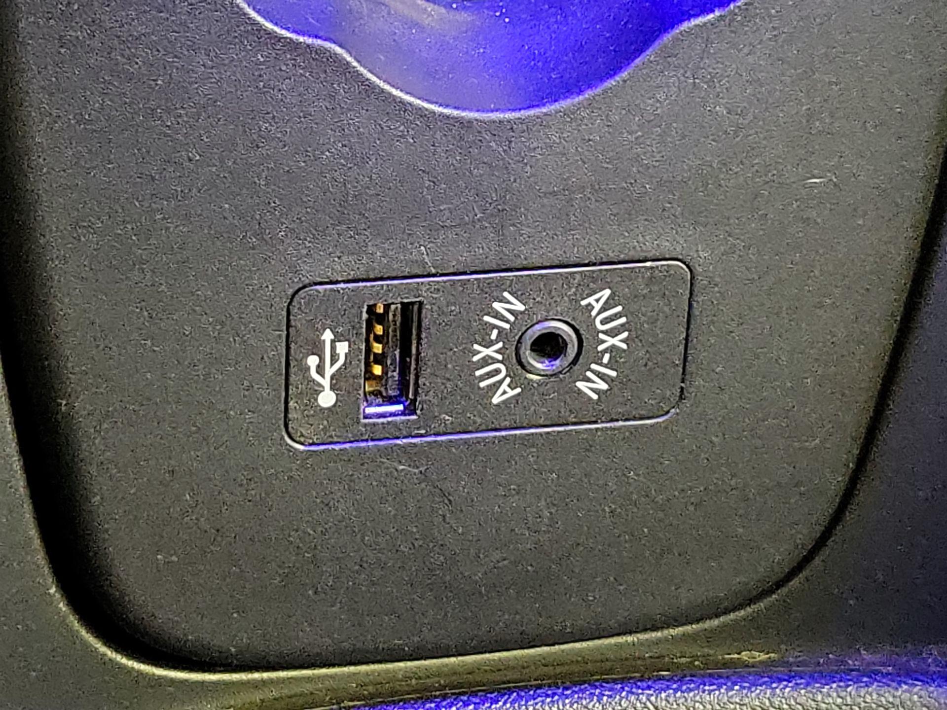 Thumbnail: 2015 MINI Cooper Hardtop - 17