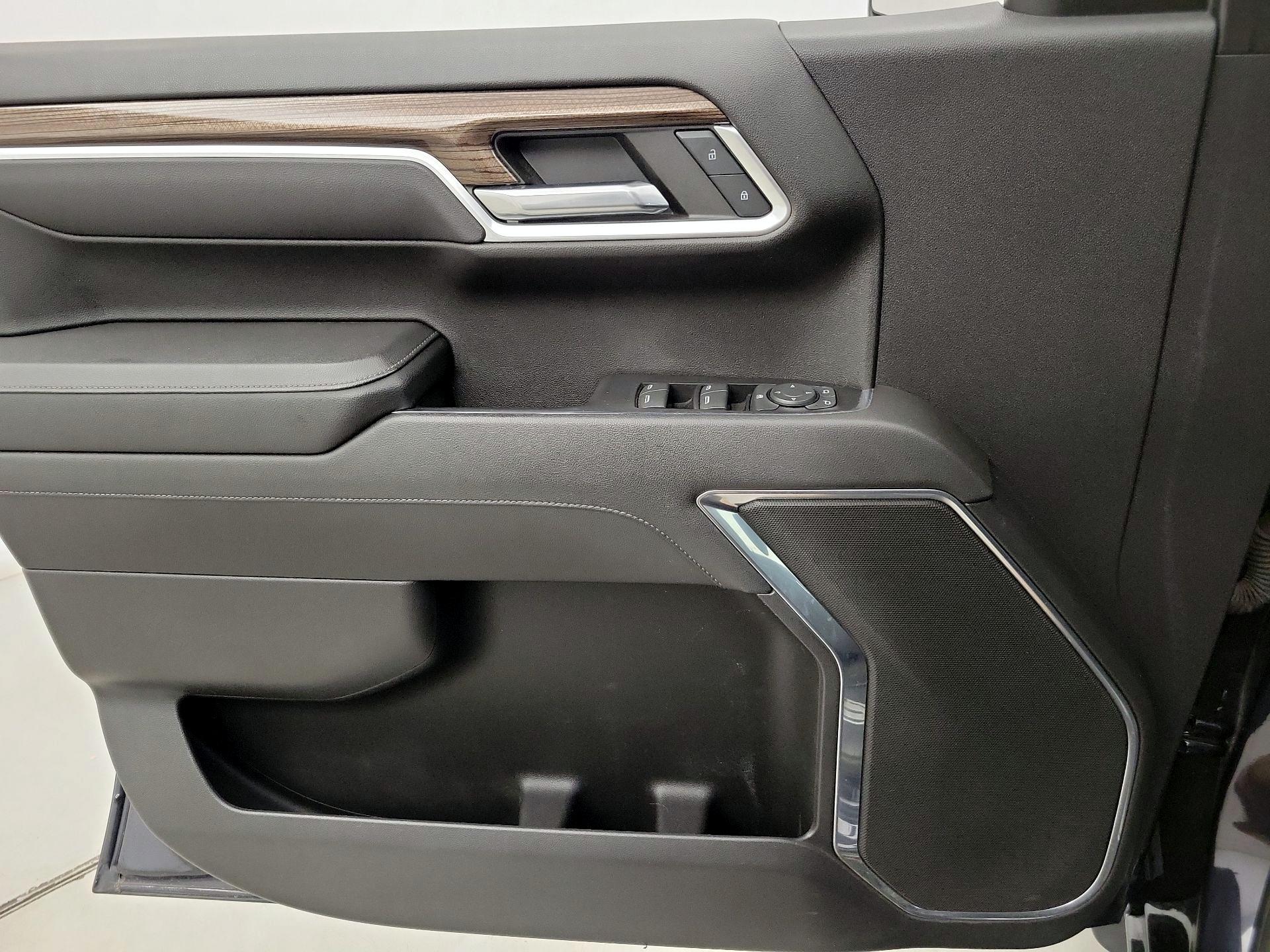 Thumbnail: 2022 Chevrolet Silverado 1500 - 12