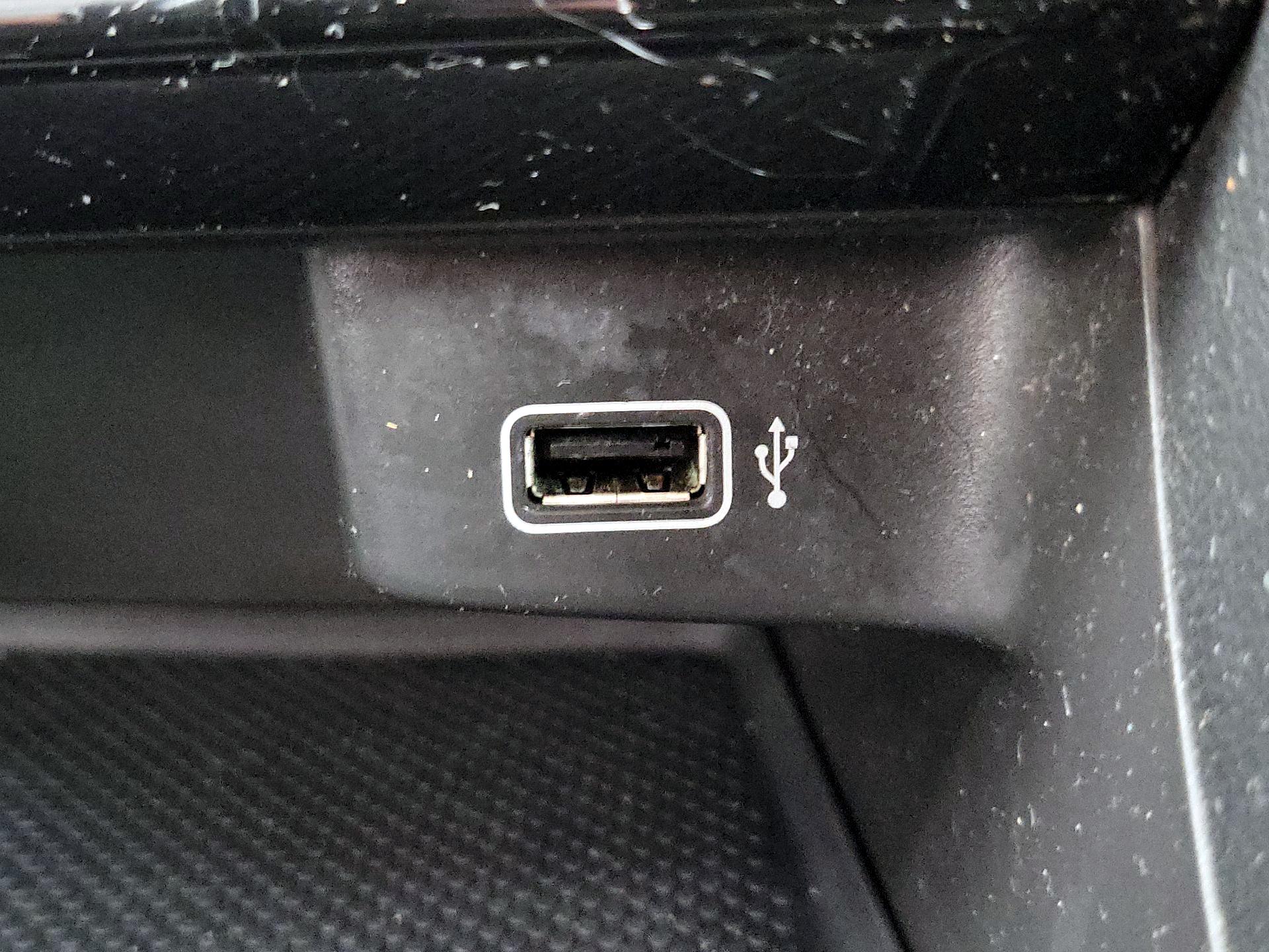 Thumbnail: 2019 Volkswagen Jetta - 18