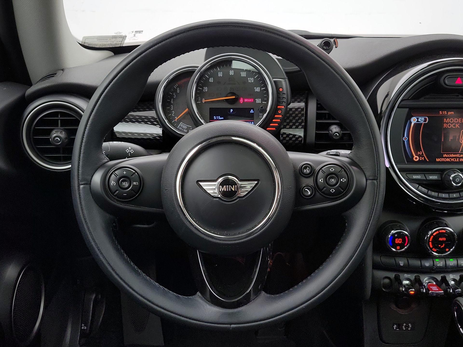 Thumbnail: 2015 MINI Cooper Hardtop - 10