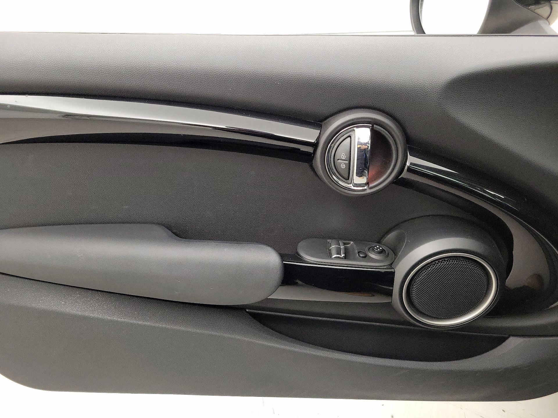 Thumbnail: 2015 MINI Cooper Hardtop - 12