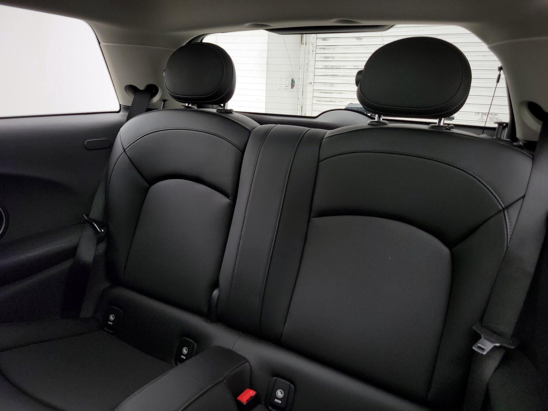 Thumbnail: 2015 MINI Cooper Hardtop - 19