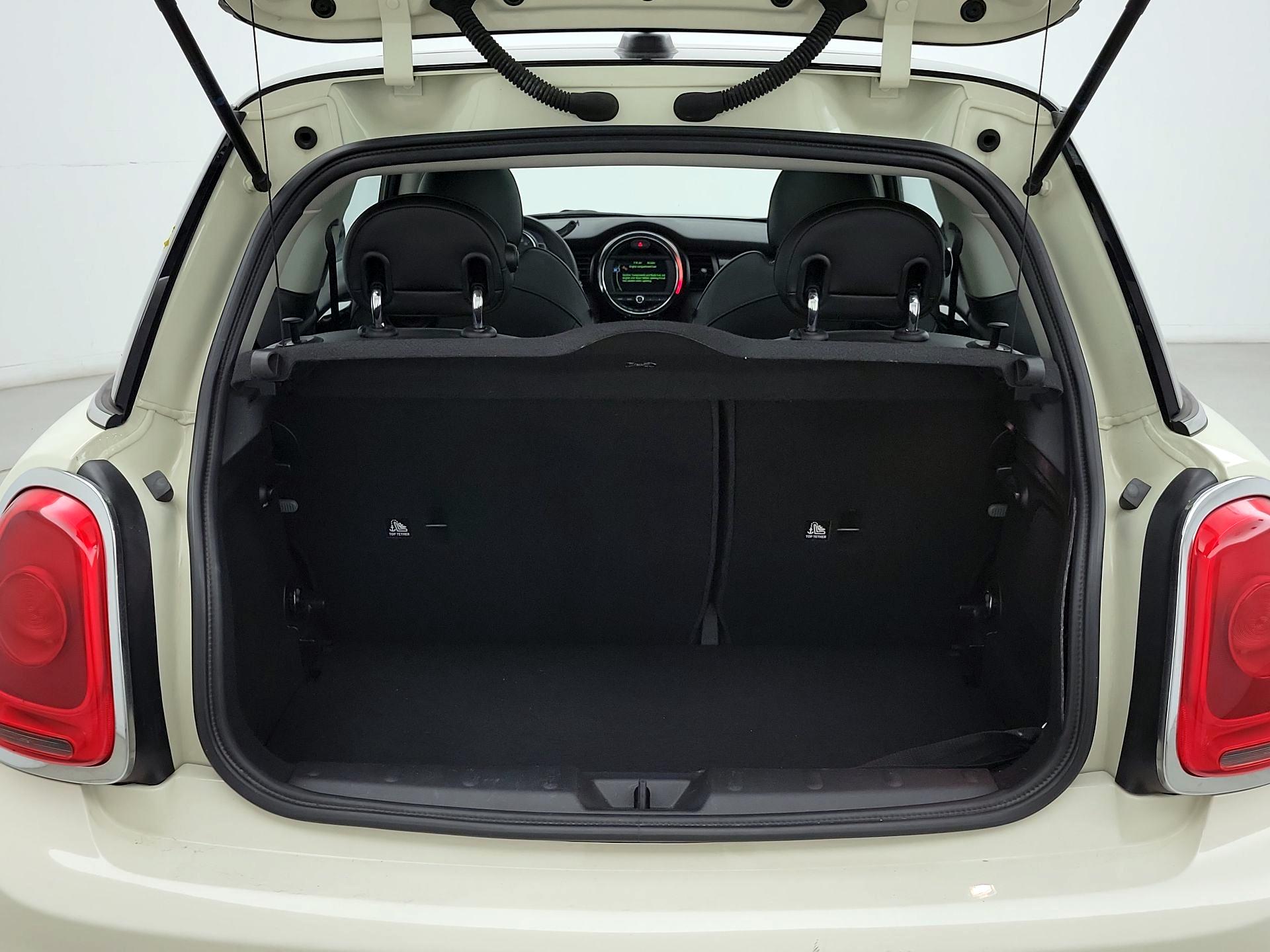 Thumbnail: 2015 MINI Cooper Hardtop - 20